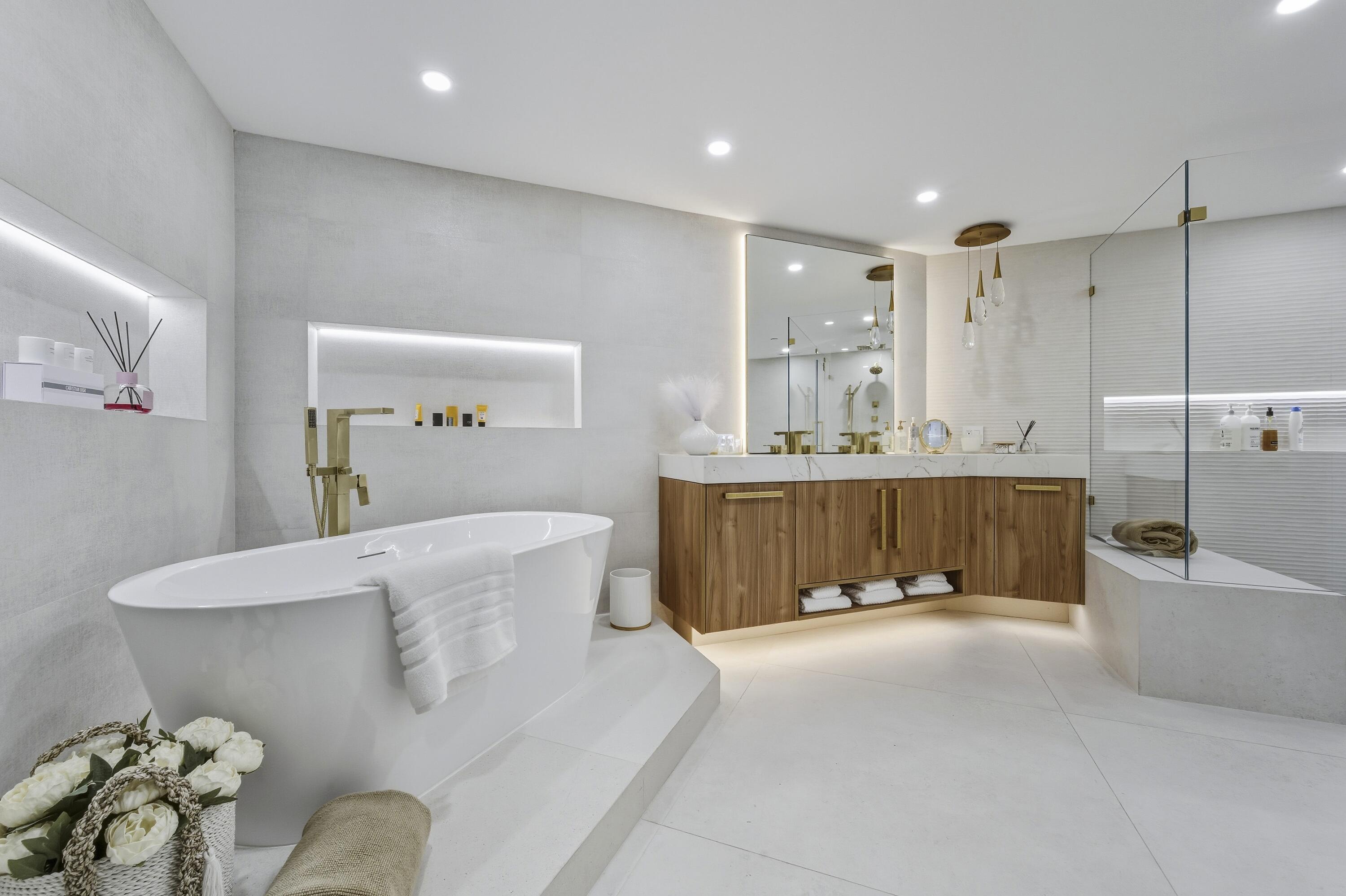 PALM BEACH HAMPTON COND - Residential