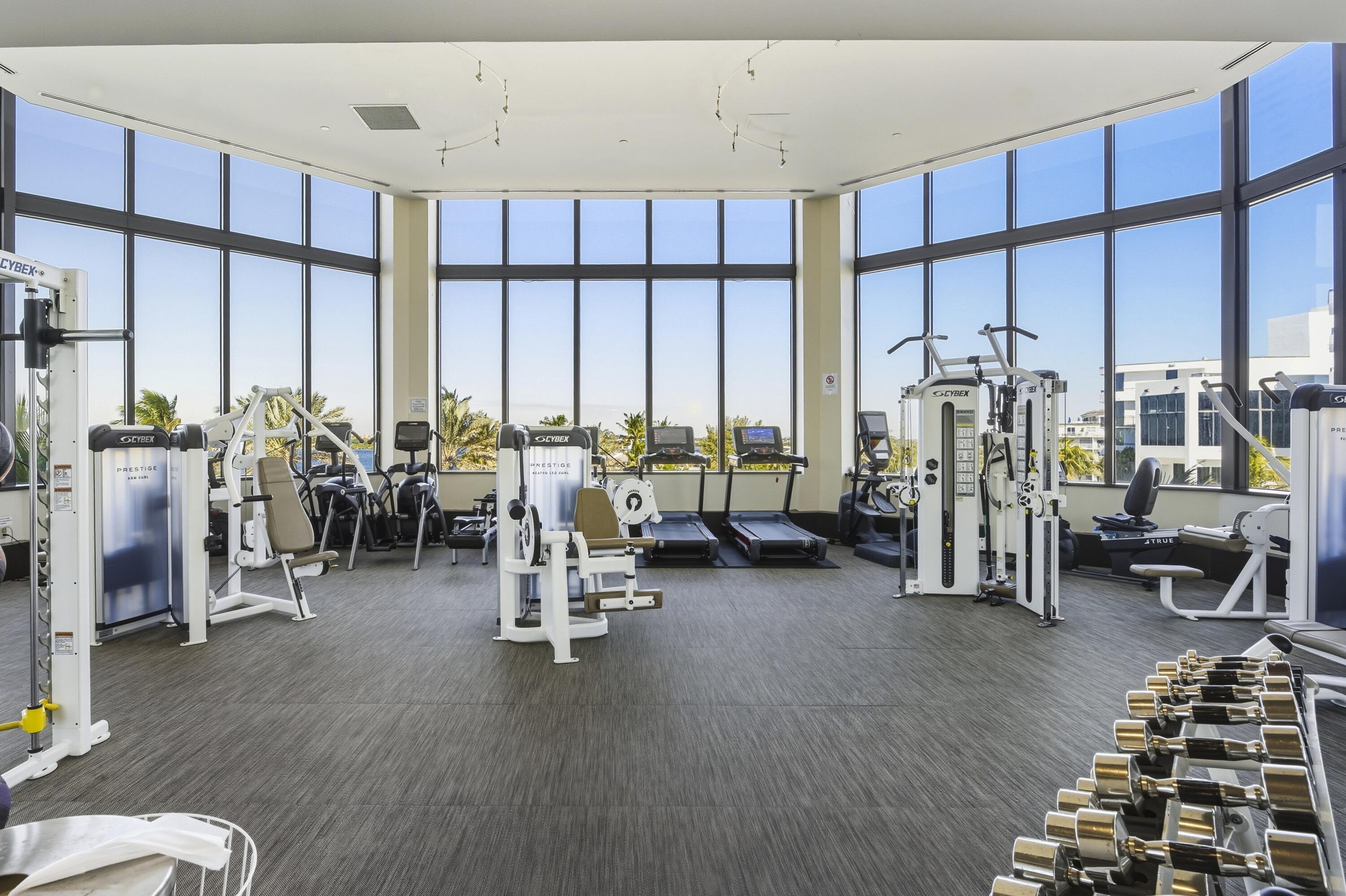 PALM BEACH HAMPTON COND - Residential