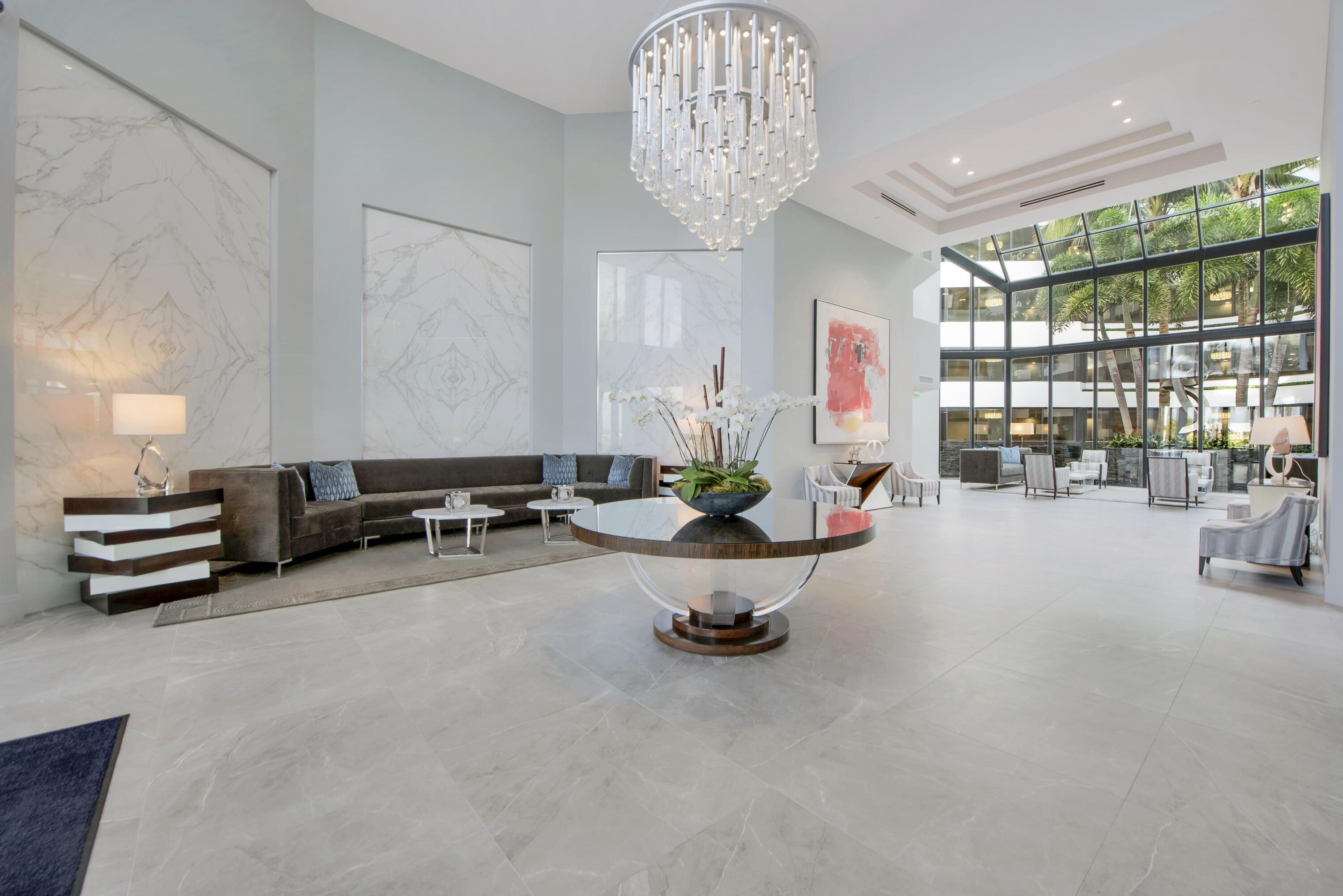 PALM BEACH HAMPTON COND - Residential