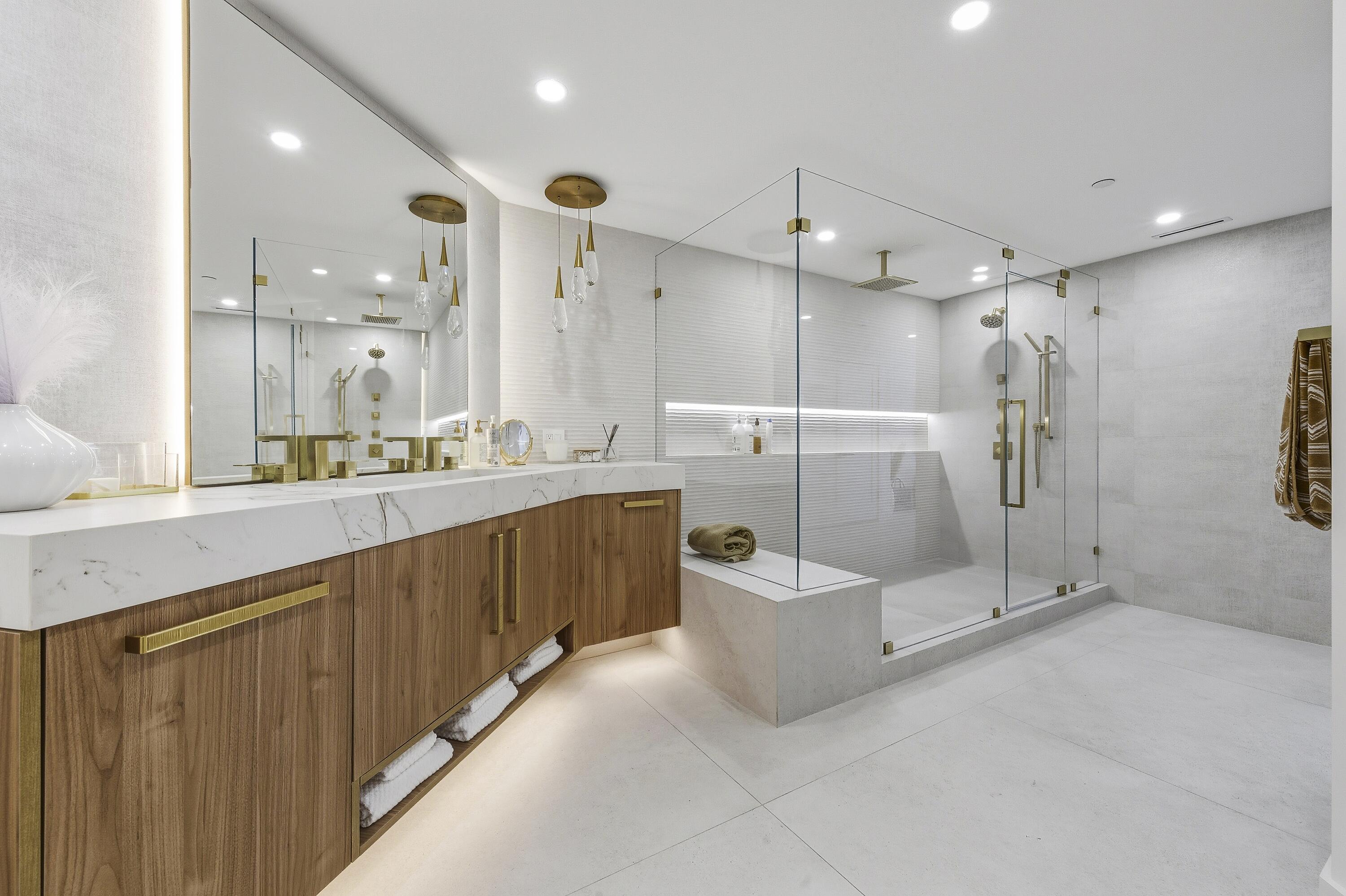 PALM BEACH HAMPTON COND - Residential