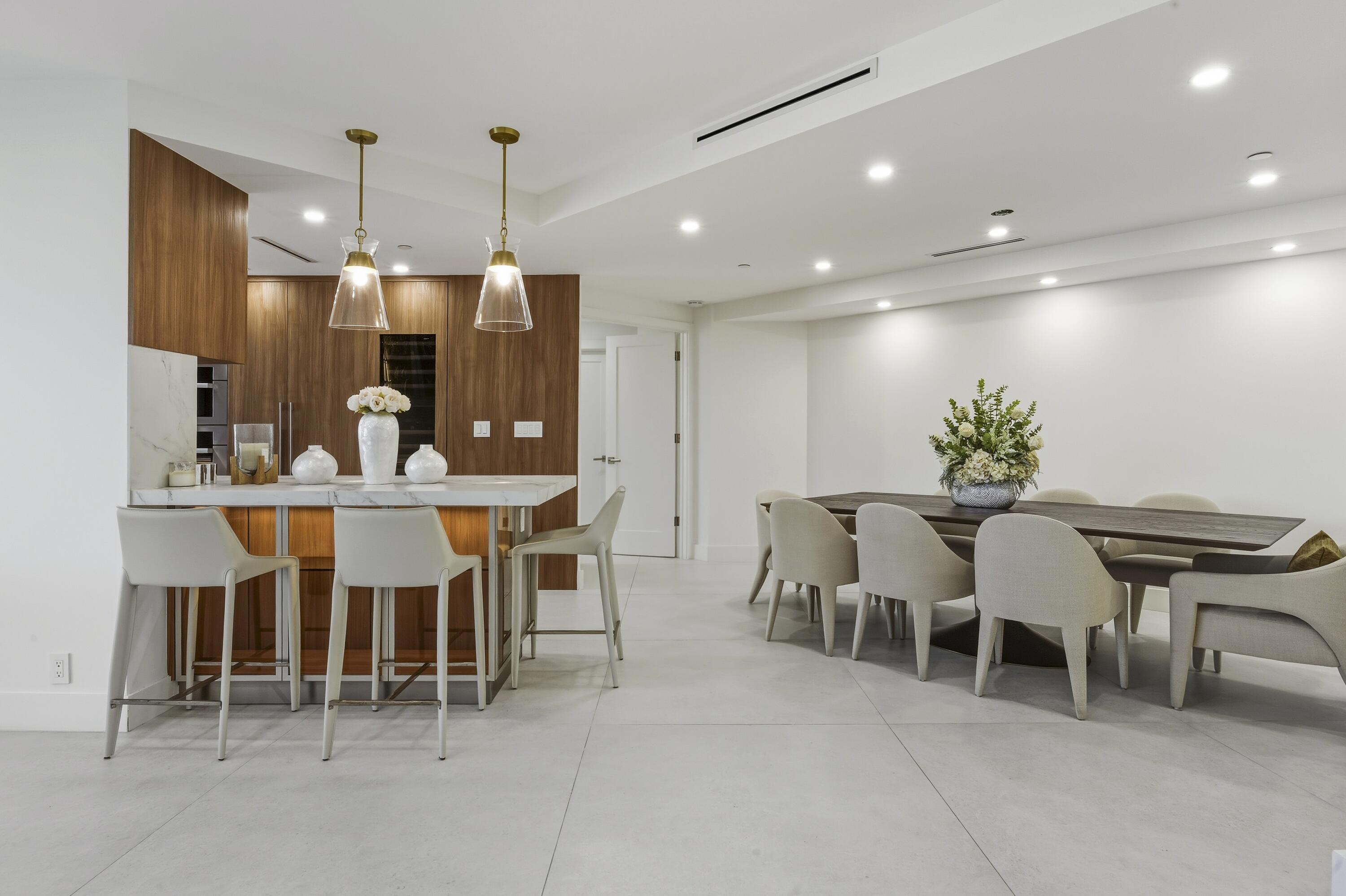 PALM BEACH HAMPTON COND - Residential