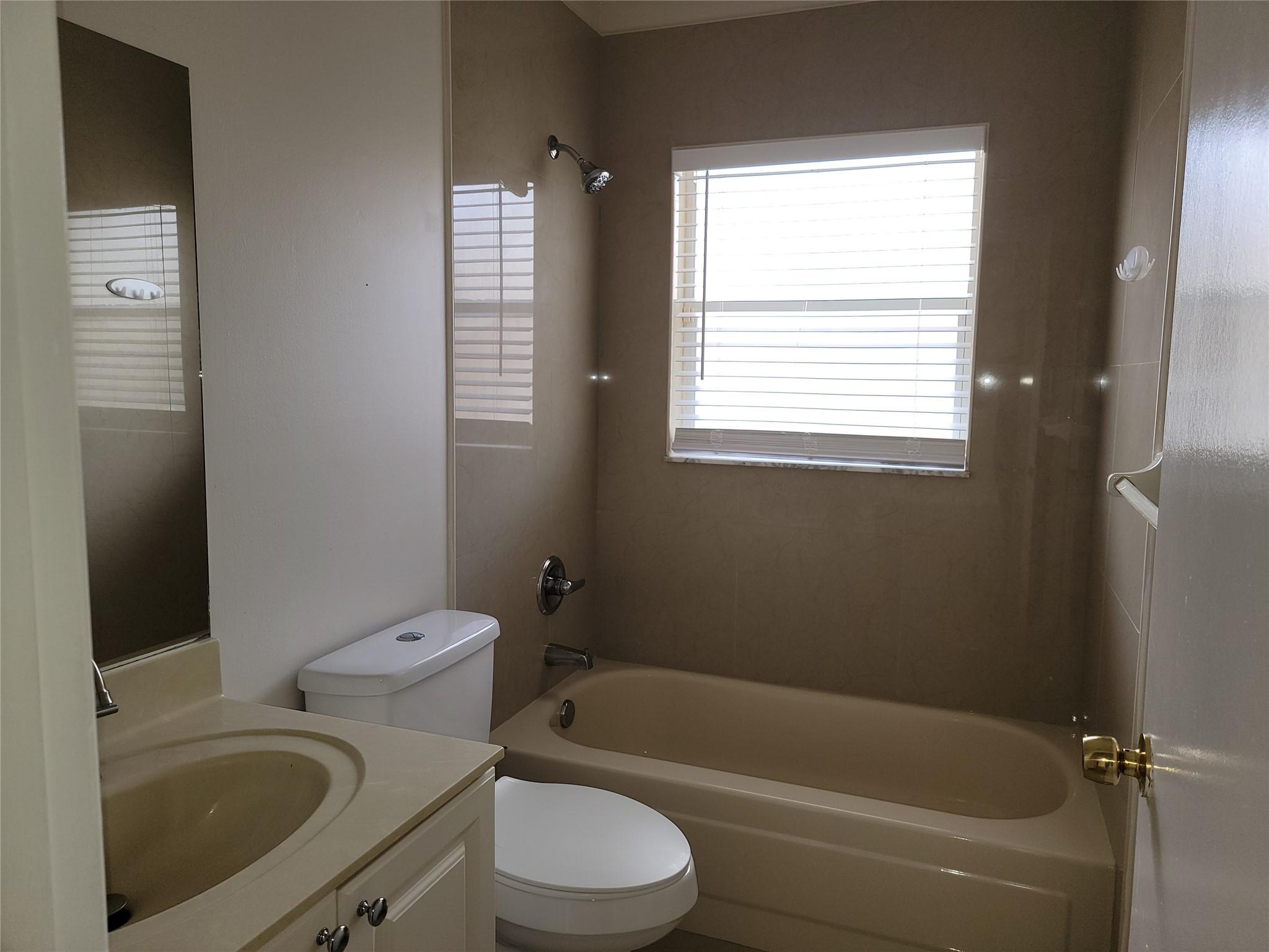 ROYAL GARDENS - Residential Lease
