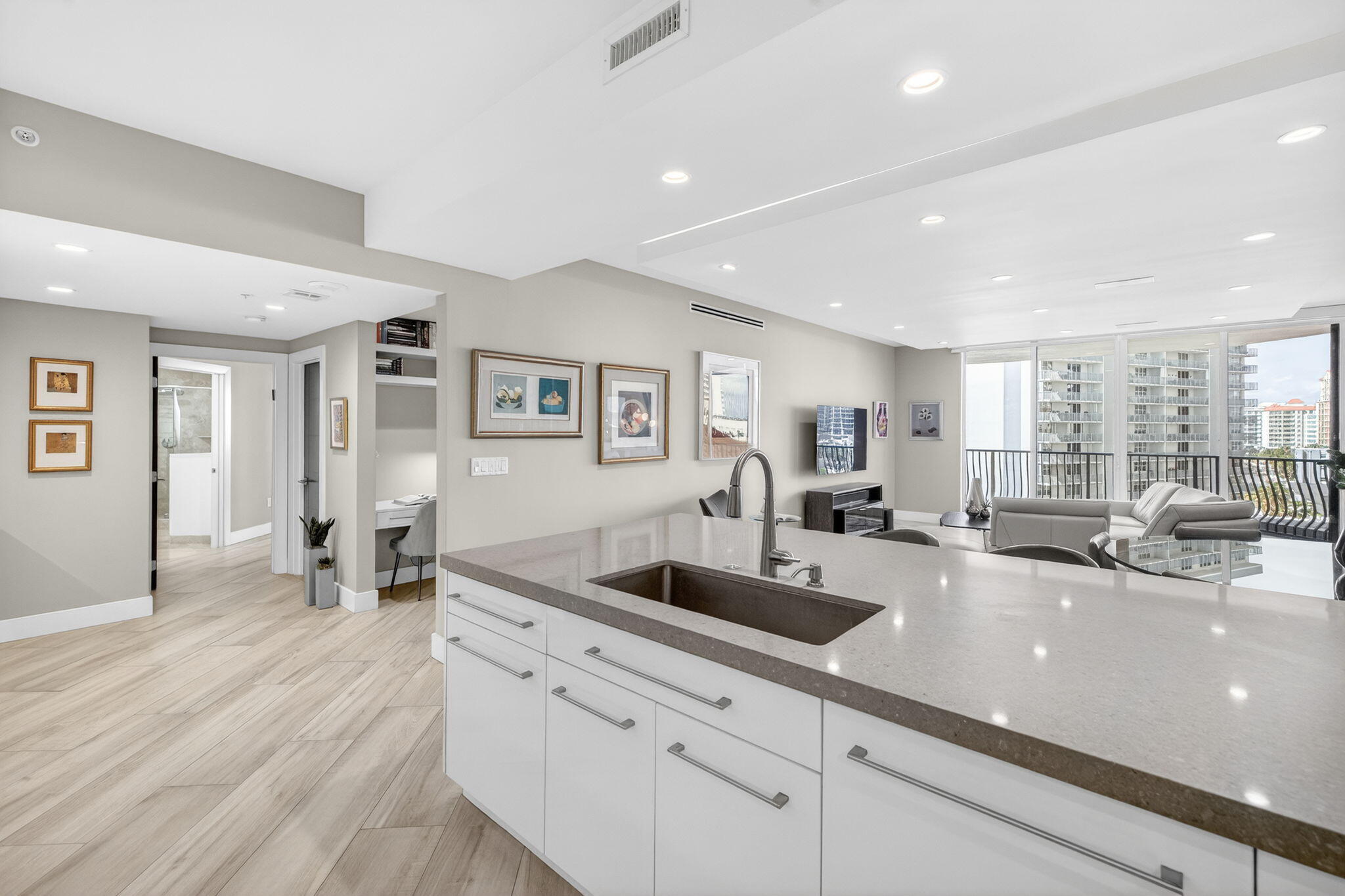 JACKSON TOWER LAS OLAS CONDO - Residential