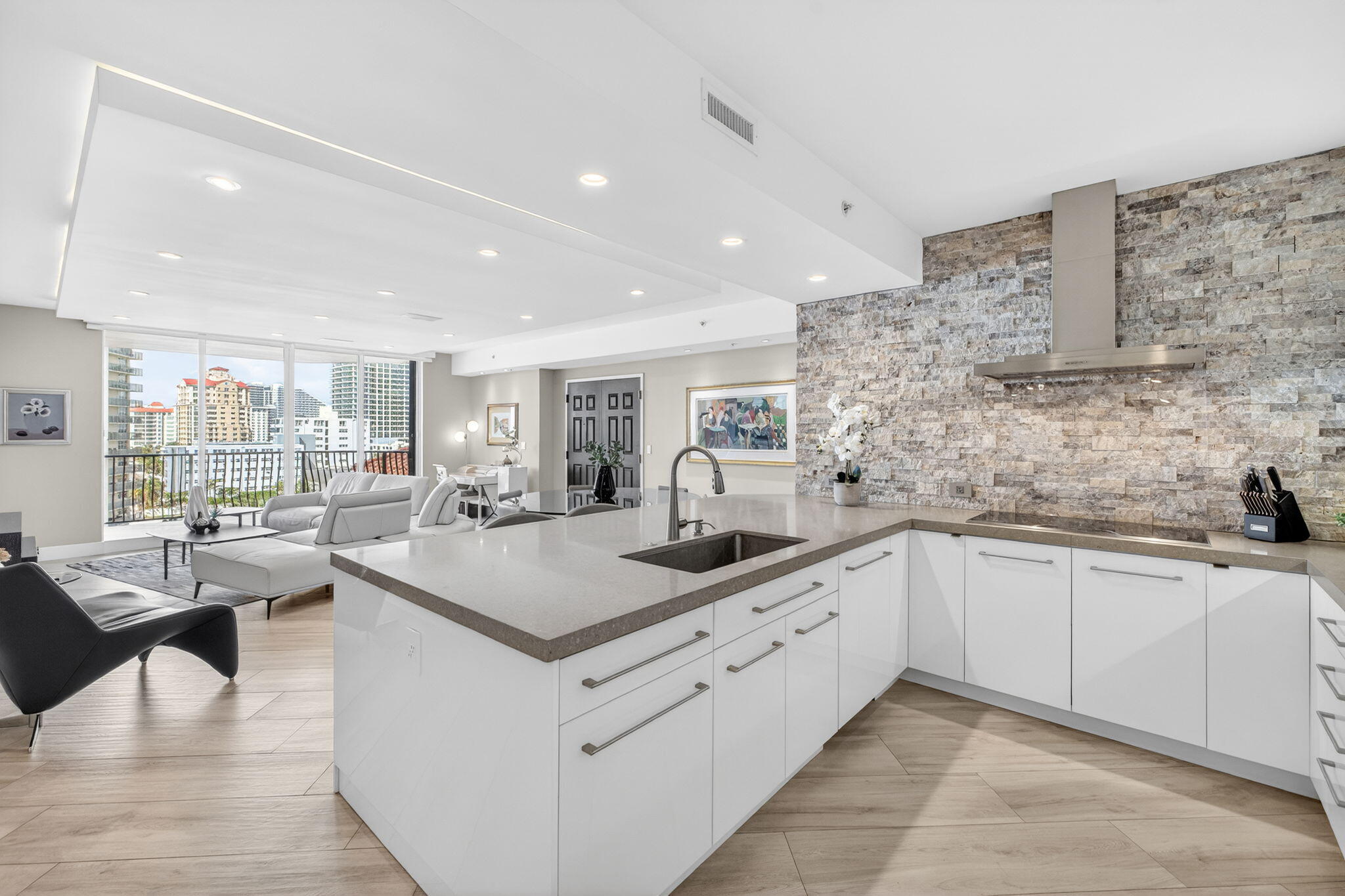 JACKSON TOWER LAS OLAS CONDO - Residential