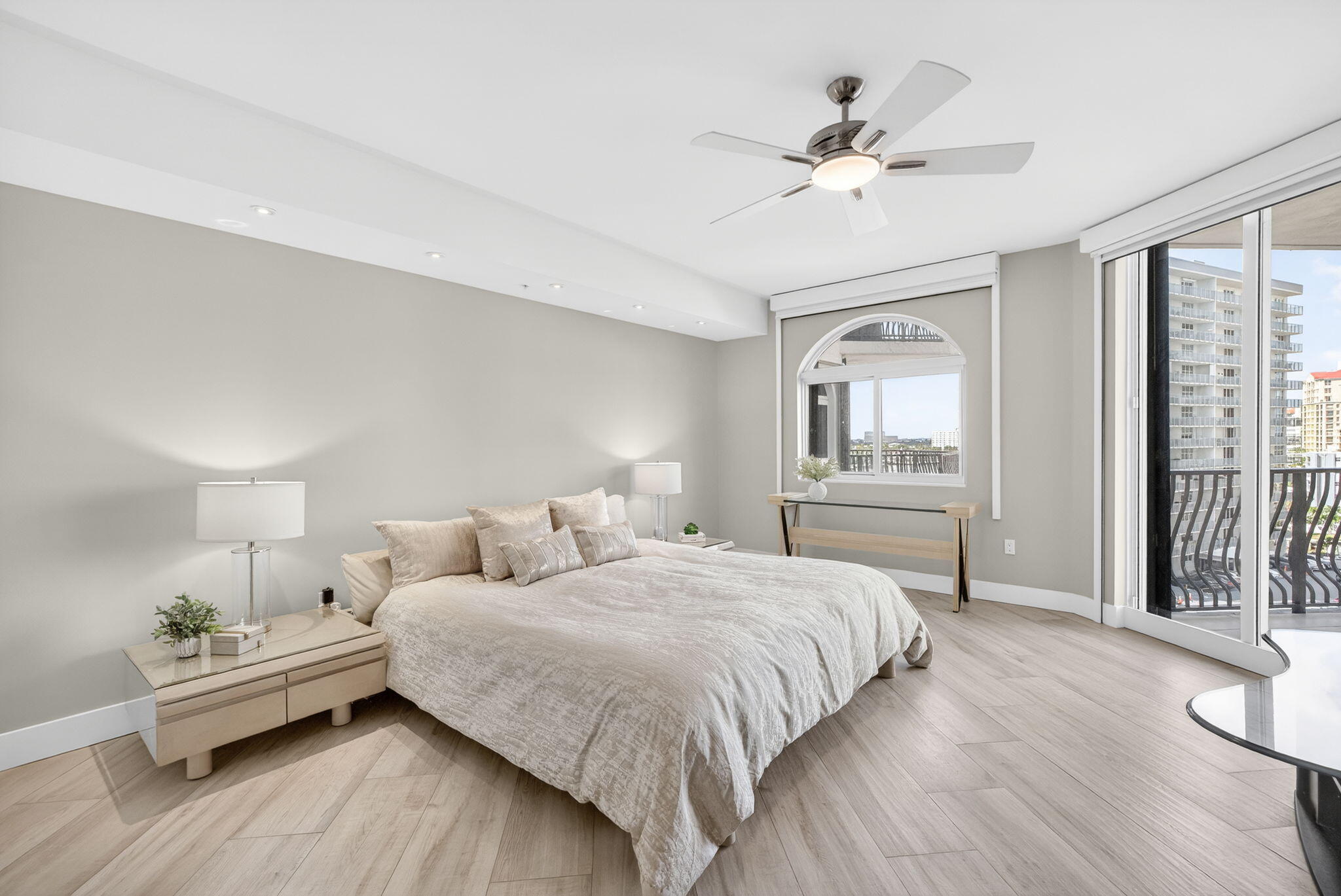 JACKSON TOWER LAS OLAS CONDO - Residential