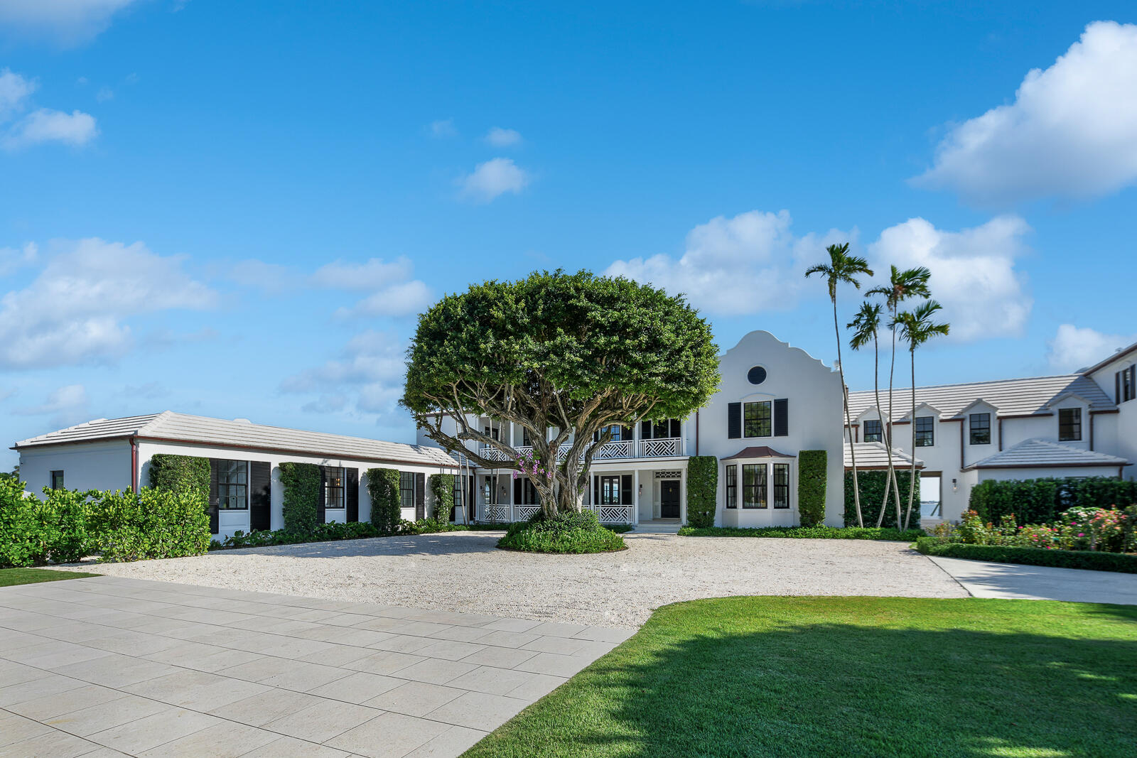 EL BRAVO PARK - Residential