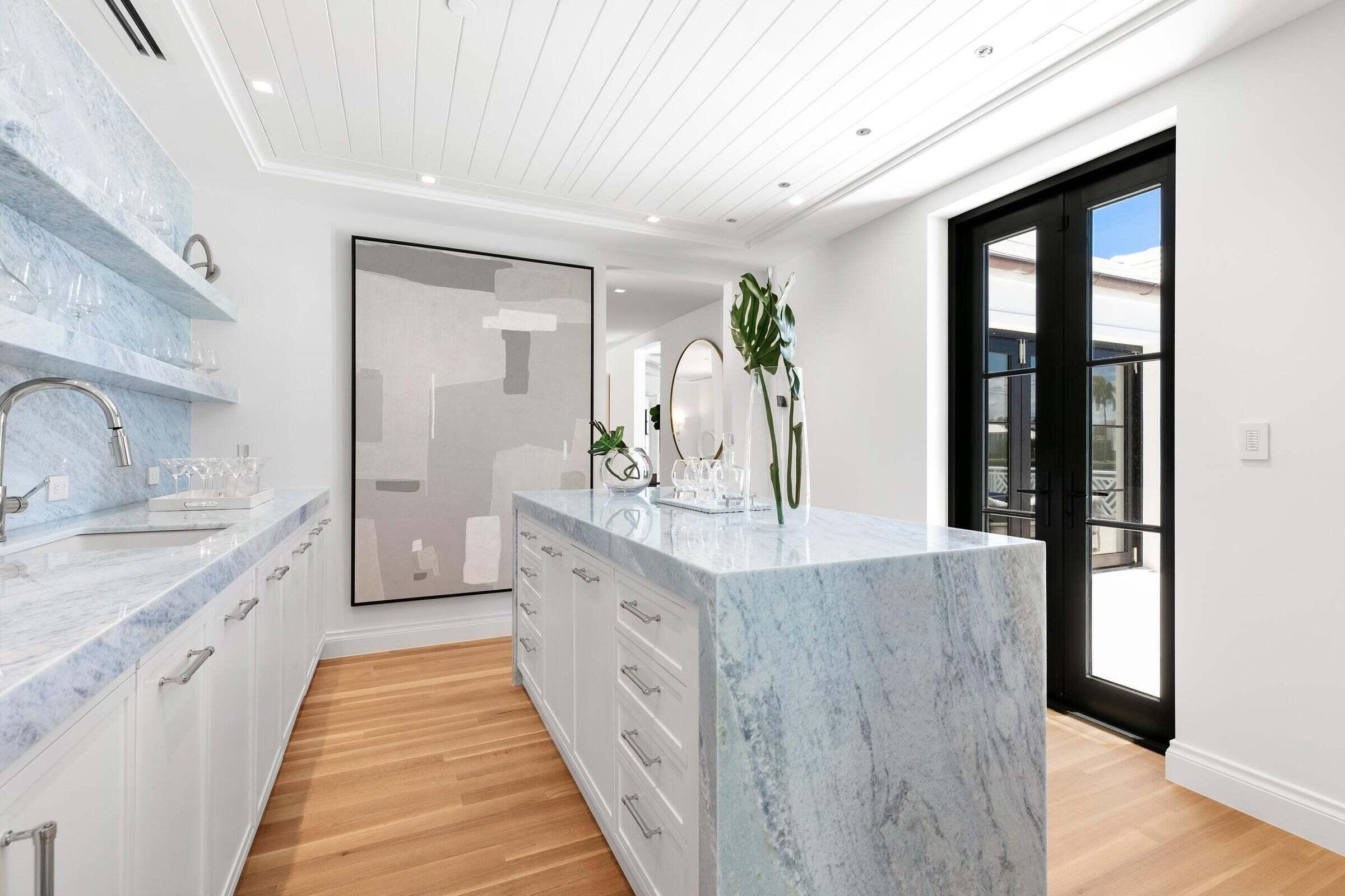 EL BRAVO PARK - Residential