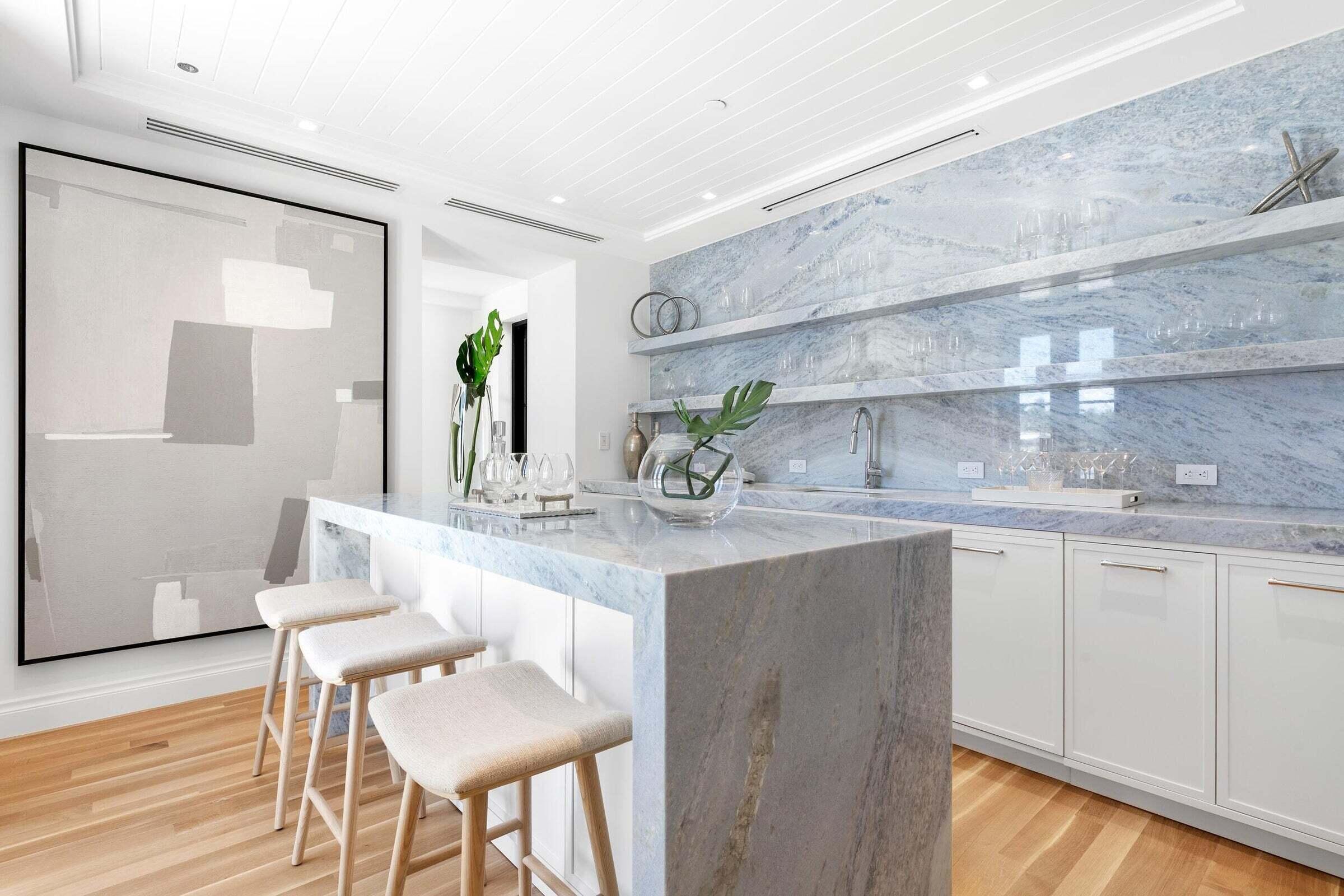 EL BRAVO PARK - Residential