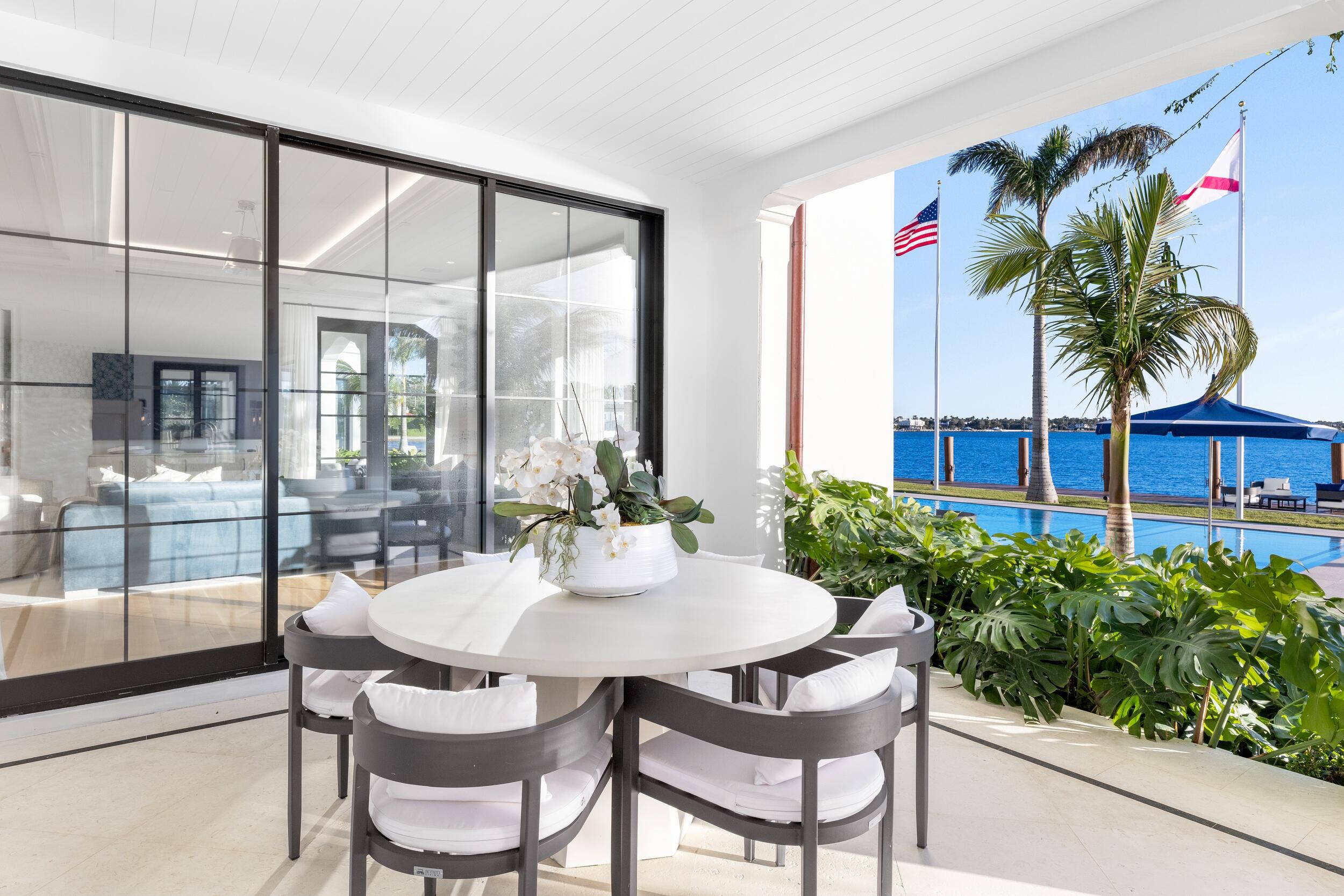 EL BRAVO PARK - Residential