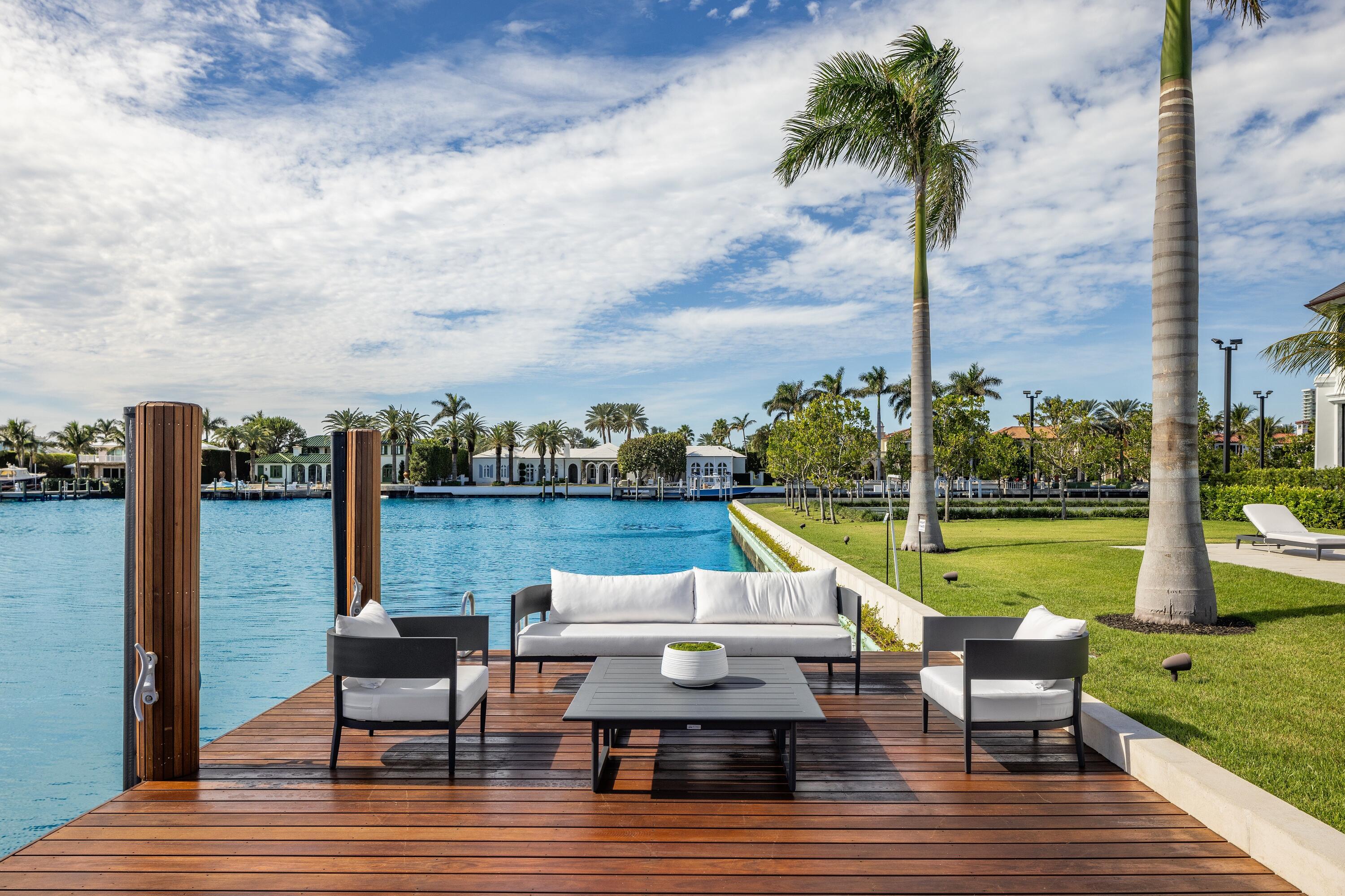 EL BRAVO PARK - Residential