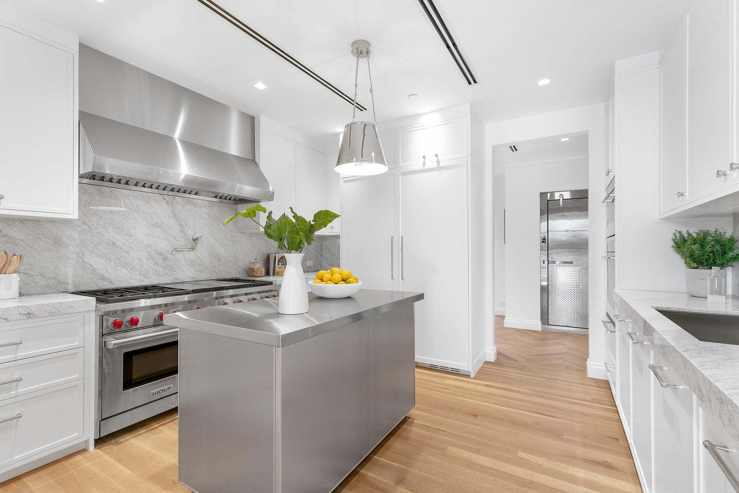 EL BRAVO PARK - Residential