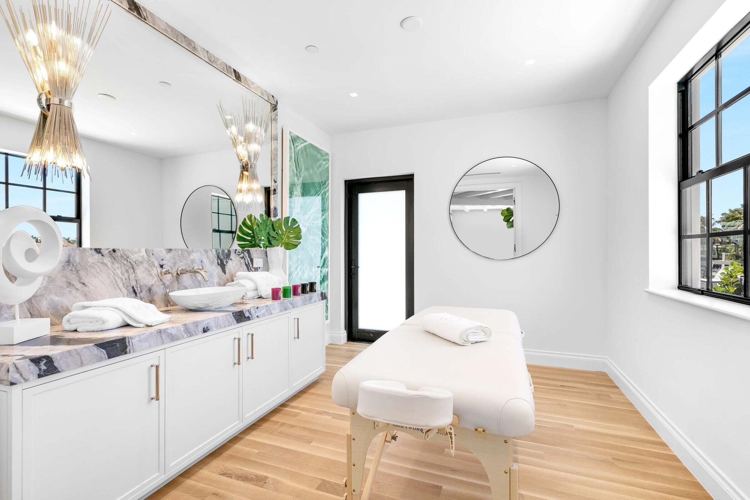 EL BRAVO PARK - Residential