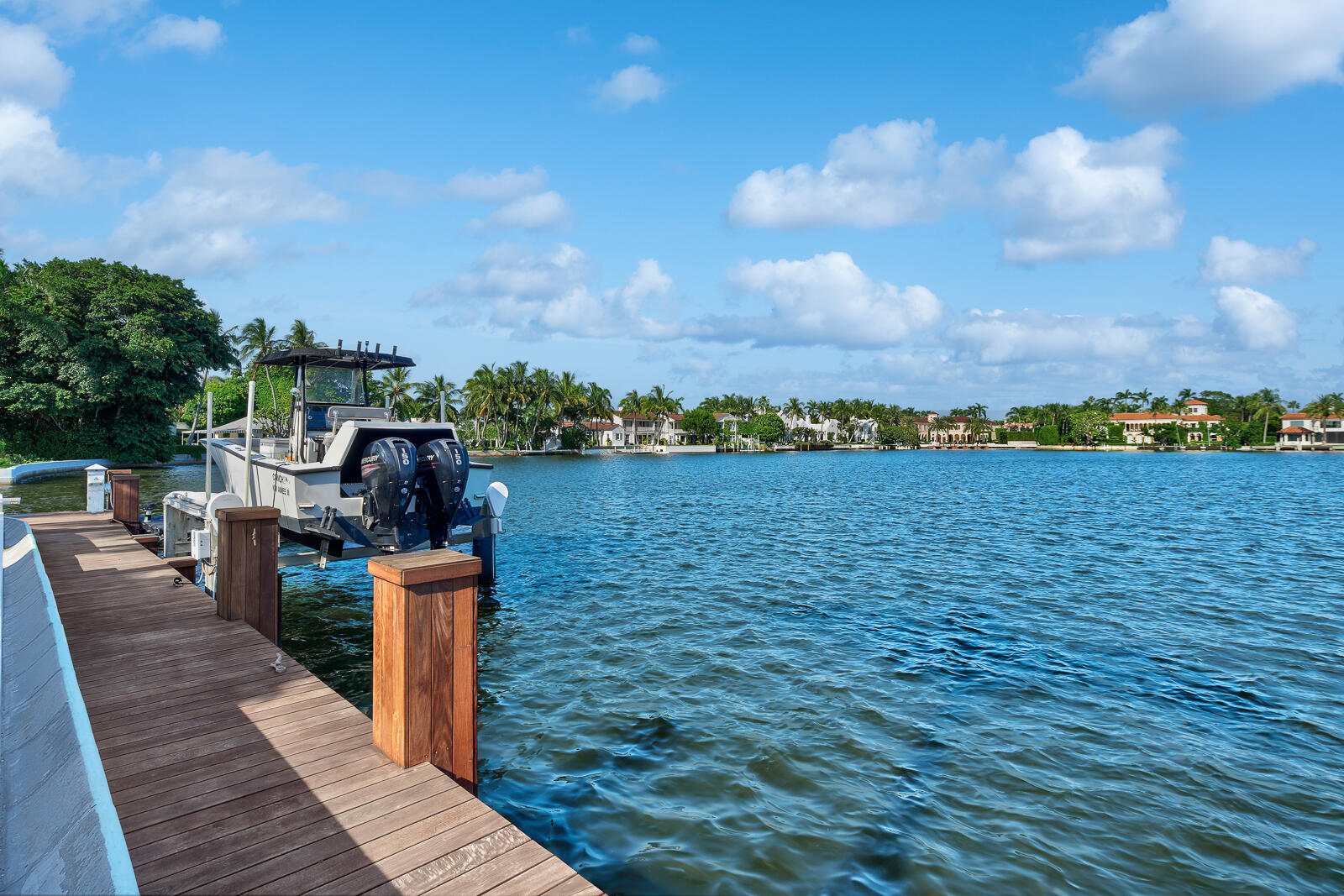 EL BRAVO PARK - Residential