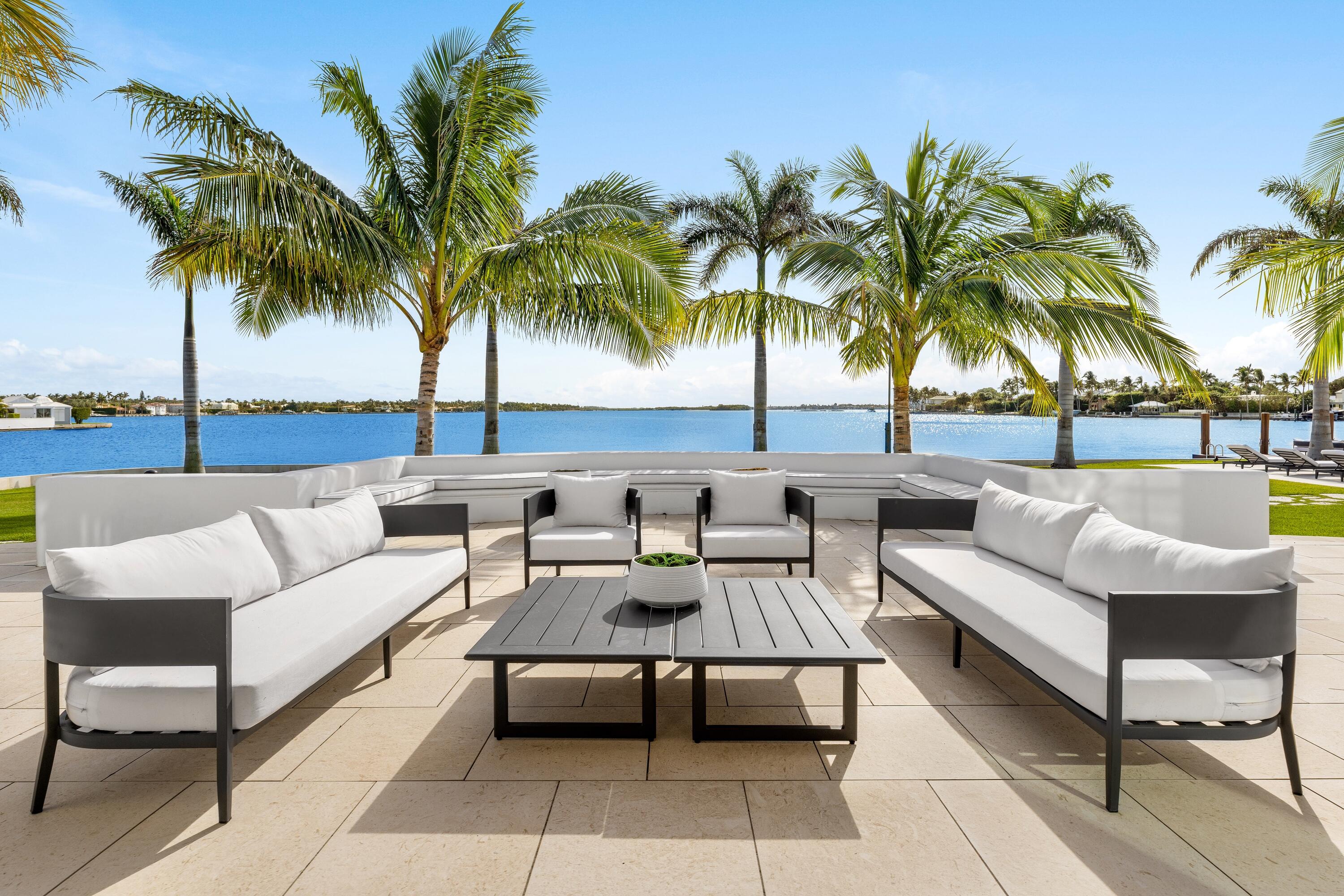 EL BRAVO PARK - Residential