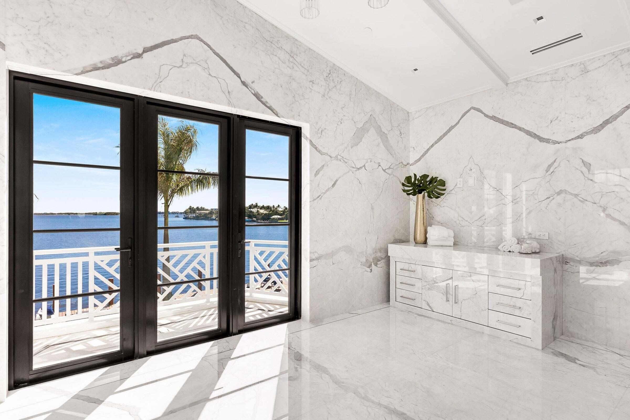 EL BRAVO PARK - Residential