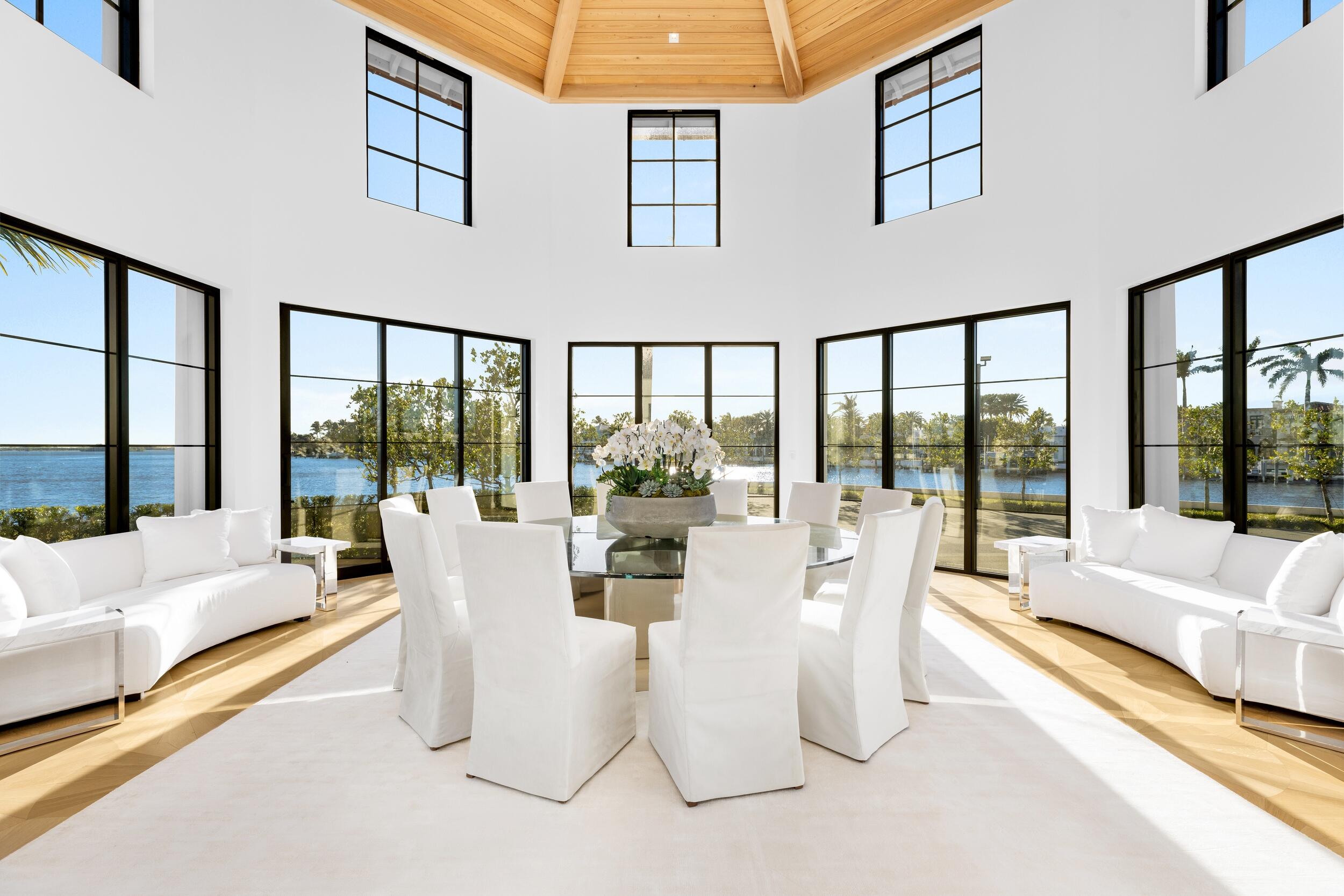 EL BRAVO PARK - Residential