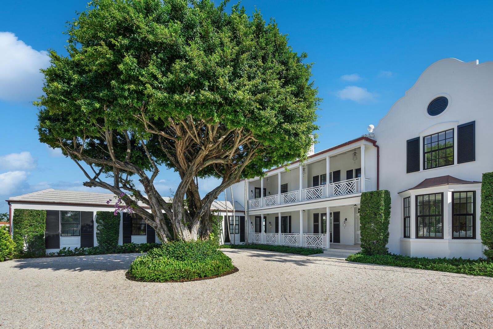 EL BRAVO PARK - Residential