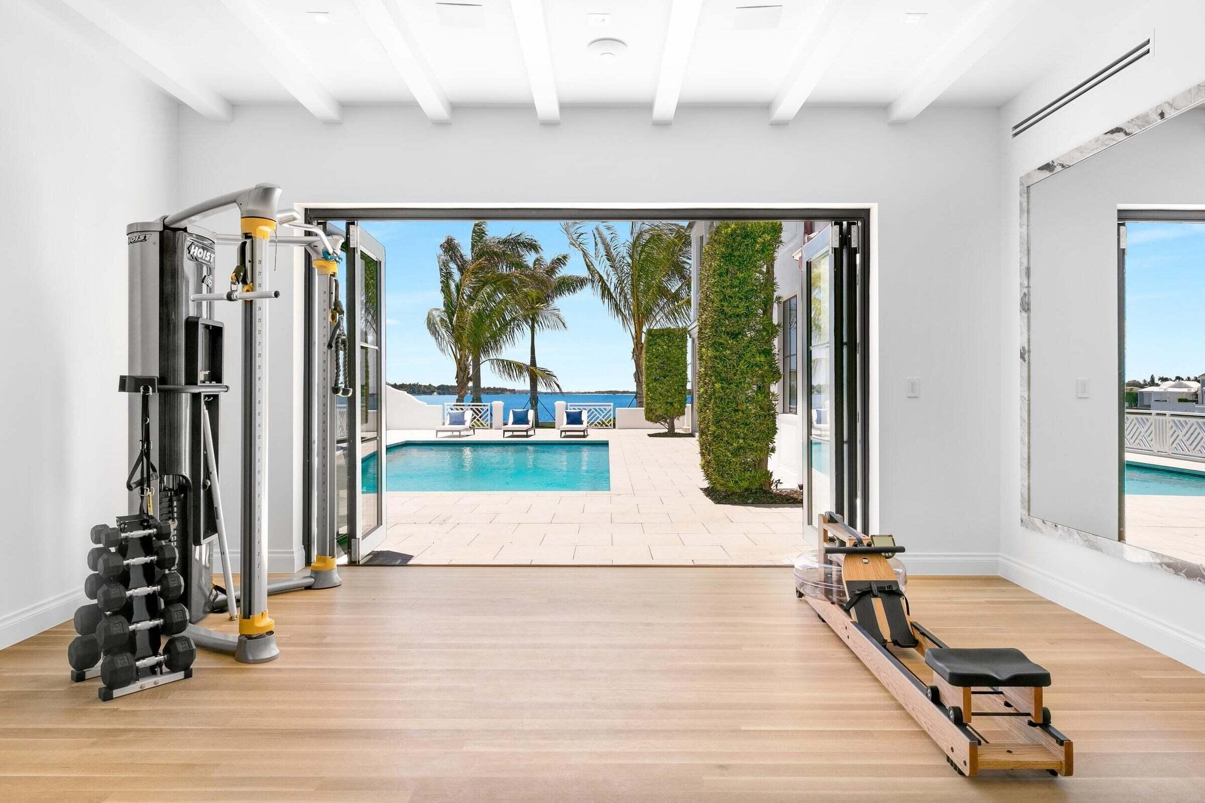 EL BRAVO PARK - Residential