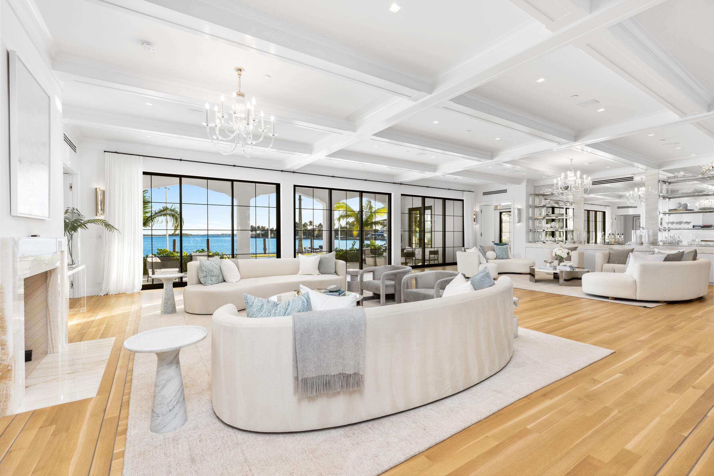 EL BRAVO PARK - Residential