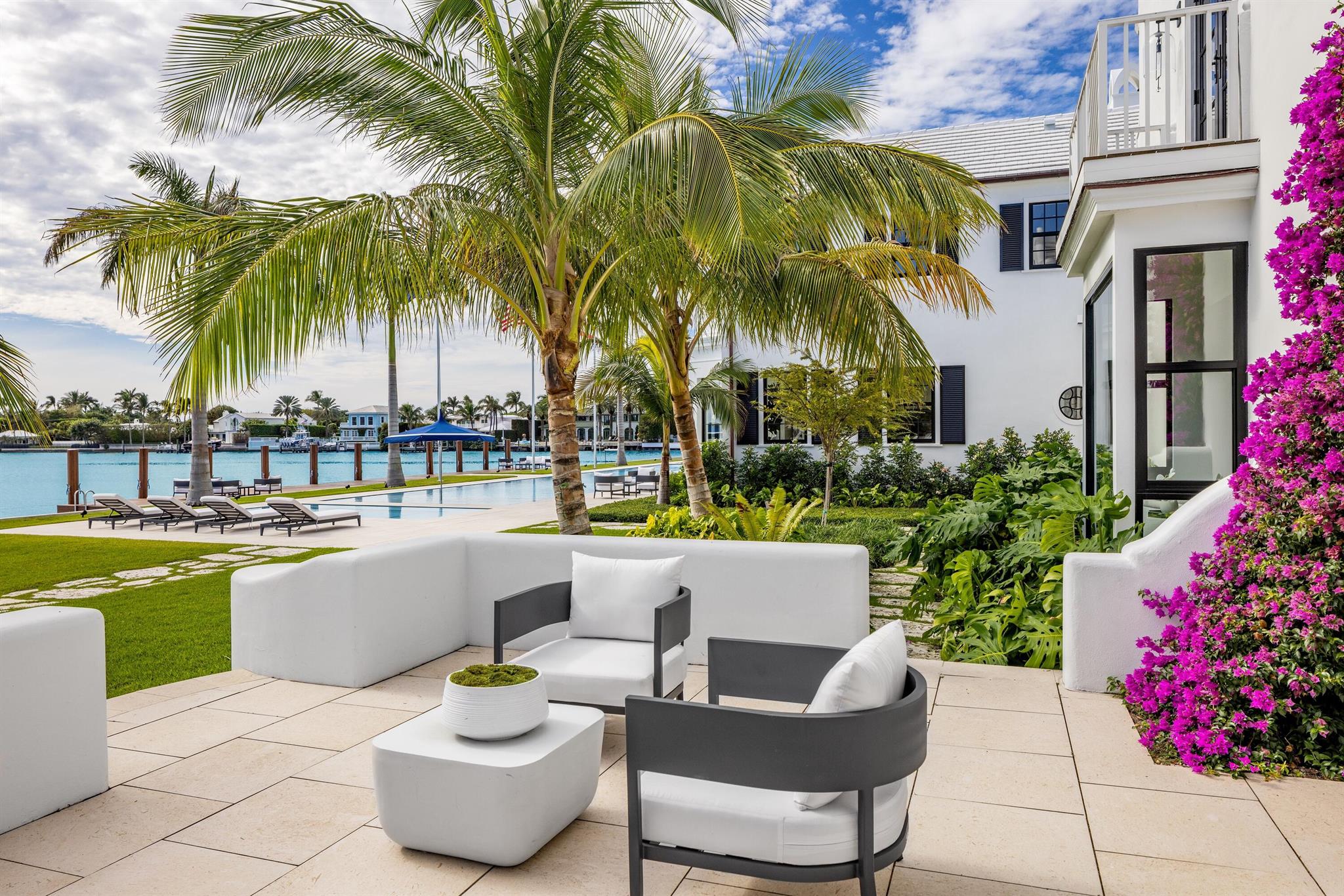EL BRAVO PARK - Residential