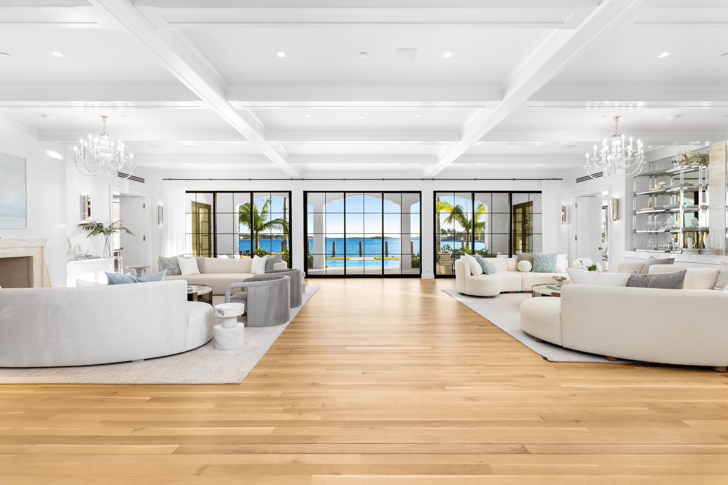 EL BRAVO PARK - Residential