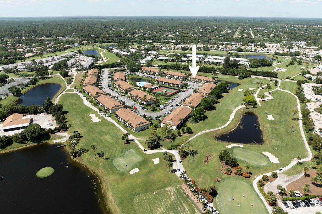 Photo of 402 Pinecrest Circle #B, Jupiter, FL 33458 (MLS # R10974043)