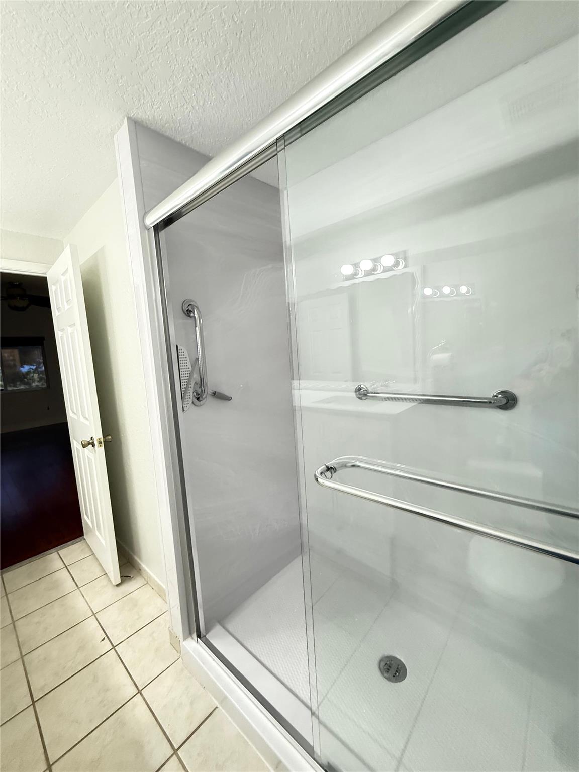 ROYAL RIVER CONDO - Residential Lease