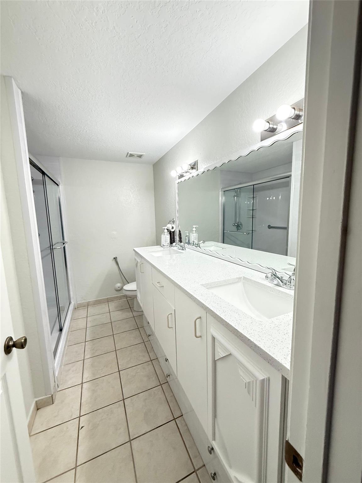 ROYAL RIVER CONDO - Residential Lease