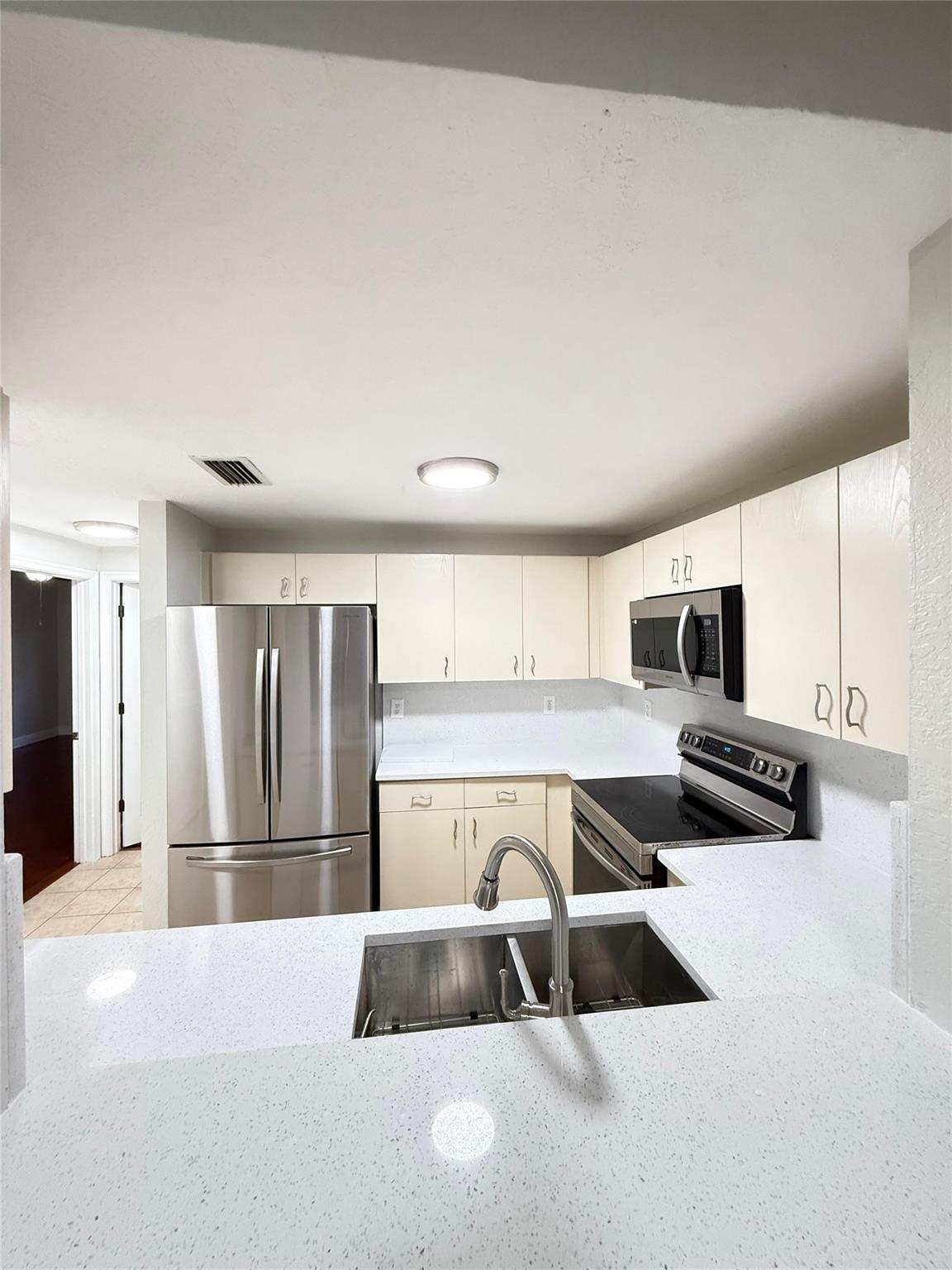 ROYAL RIVER CONDO - Residential Lease