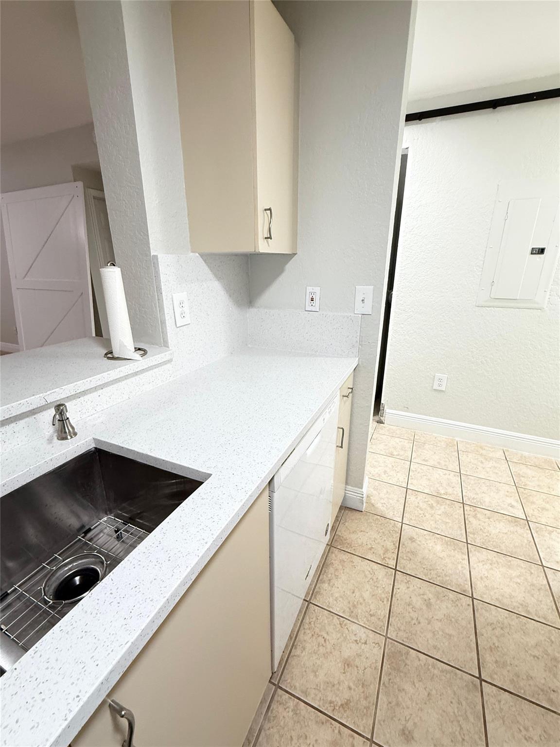 ROYAL RIVER CONDO - Residential Lease