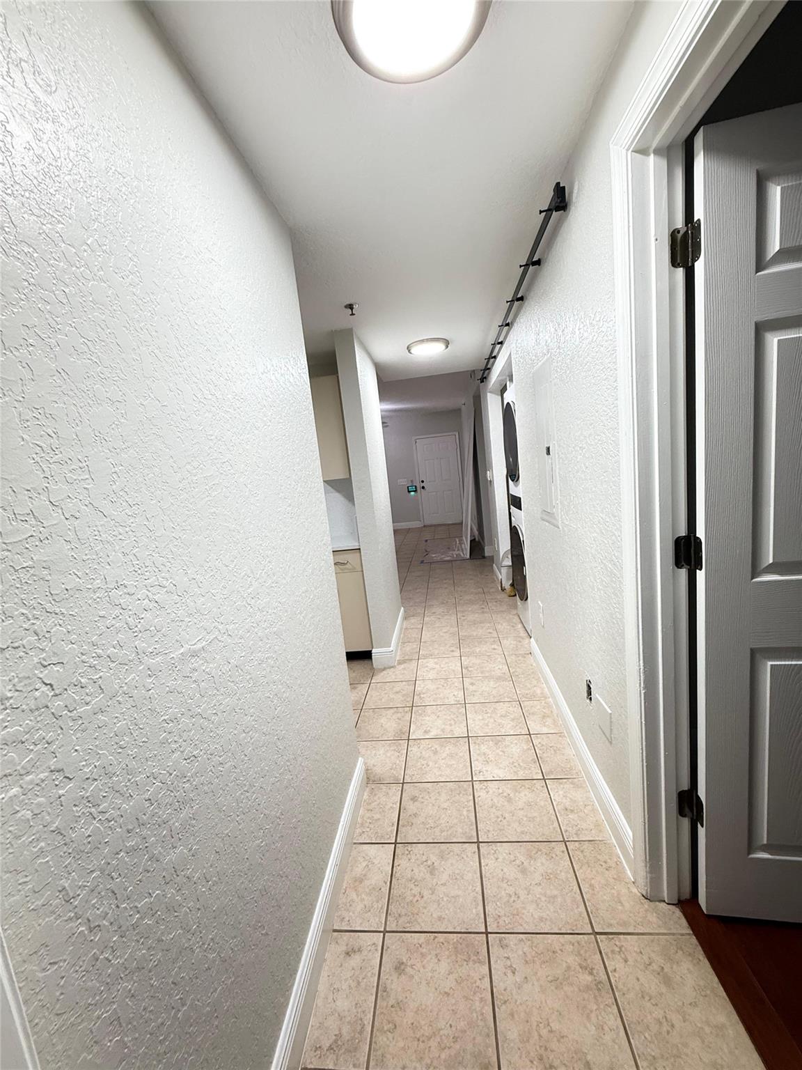 ROYAL RIVER CONDO - Residential Lease