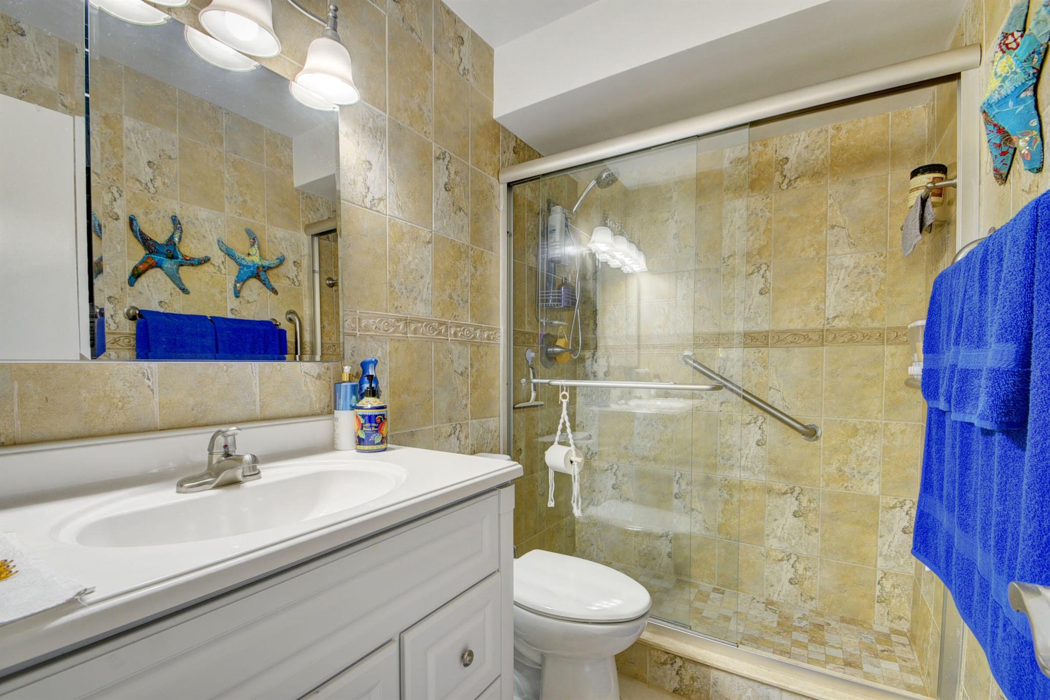 COLONIAL RIDGE CORP - Residential Lease