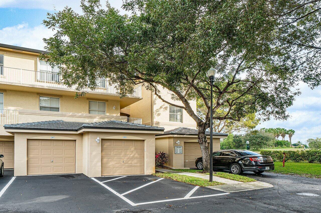 View photos, virtual tours, details... 2040 Greenview Shores Boulevard 223