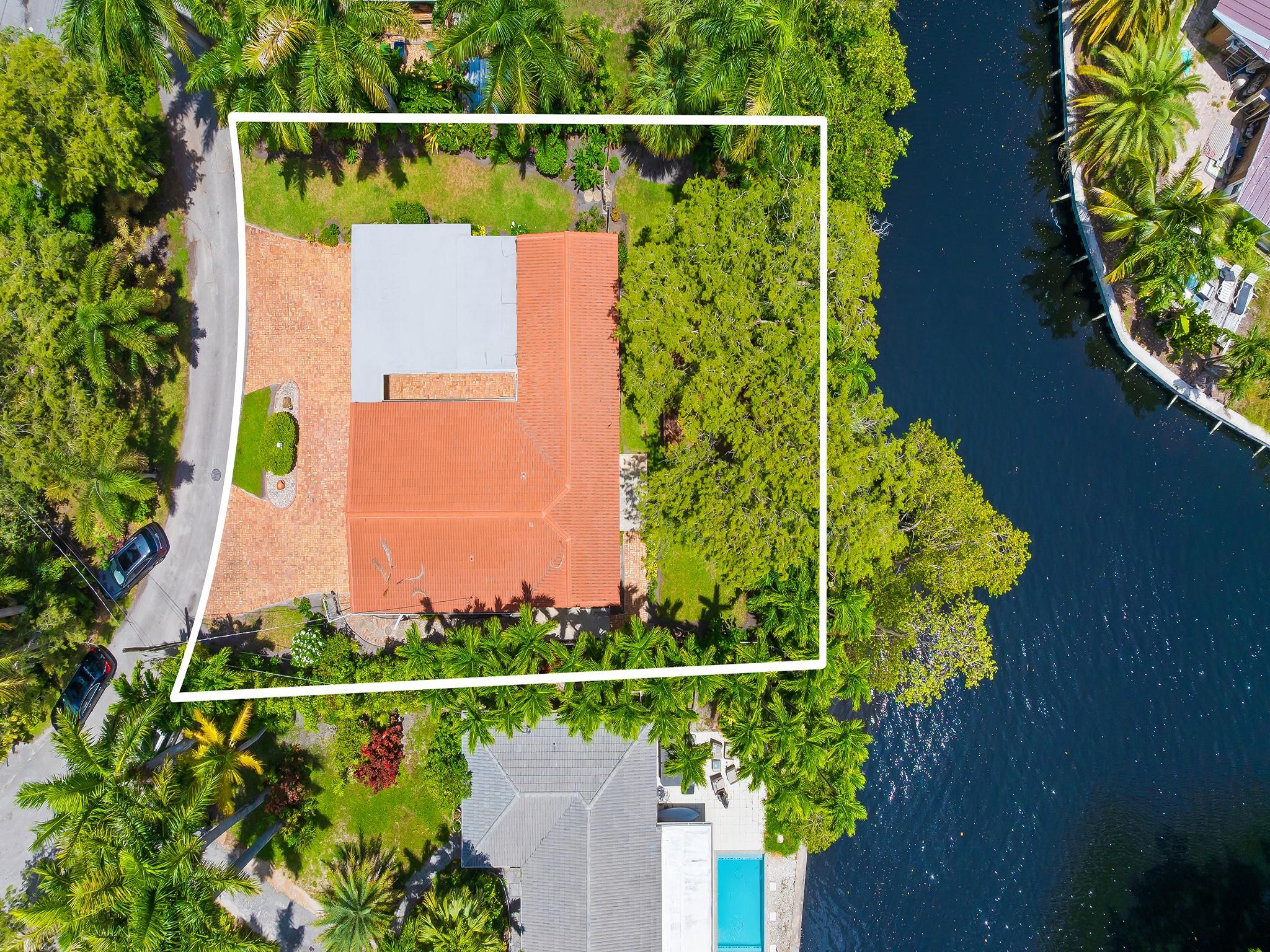 708 NW 22nd St