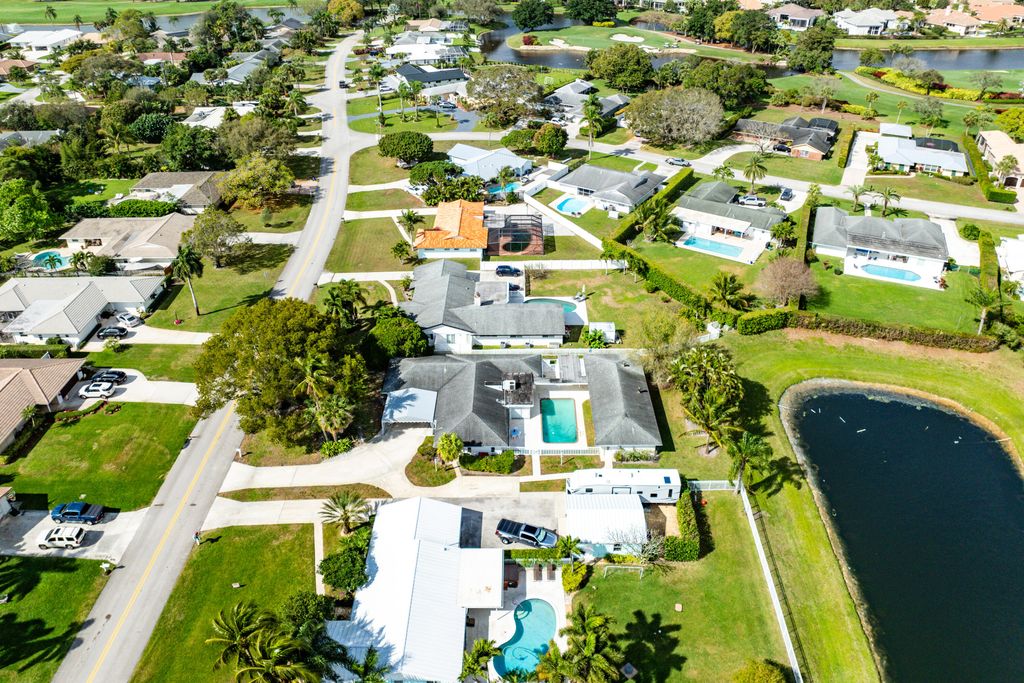 Photo of 4705 Holly Drive, Palm Beach Gardens, FL 33418 (MLS # R11067133)