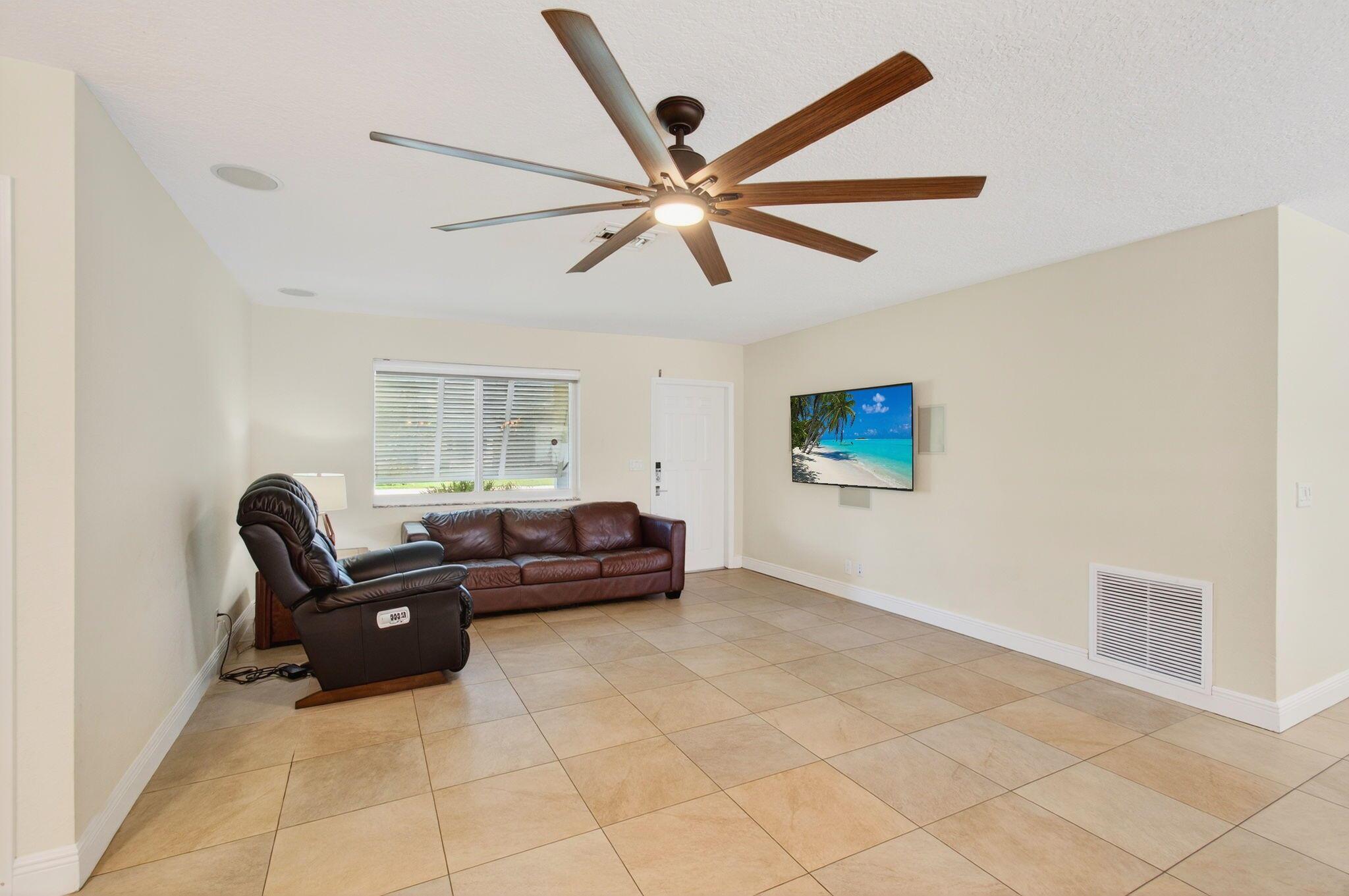 4712 Ellwood Drive