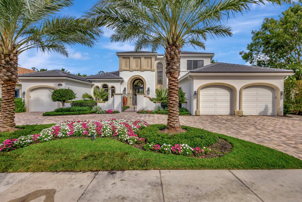 Photo of 223 Via Palacio, Palm Beach Gardens, FL 33418 (MLS # R10950683)