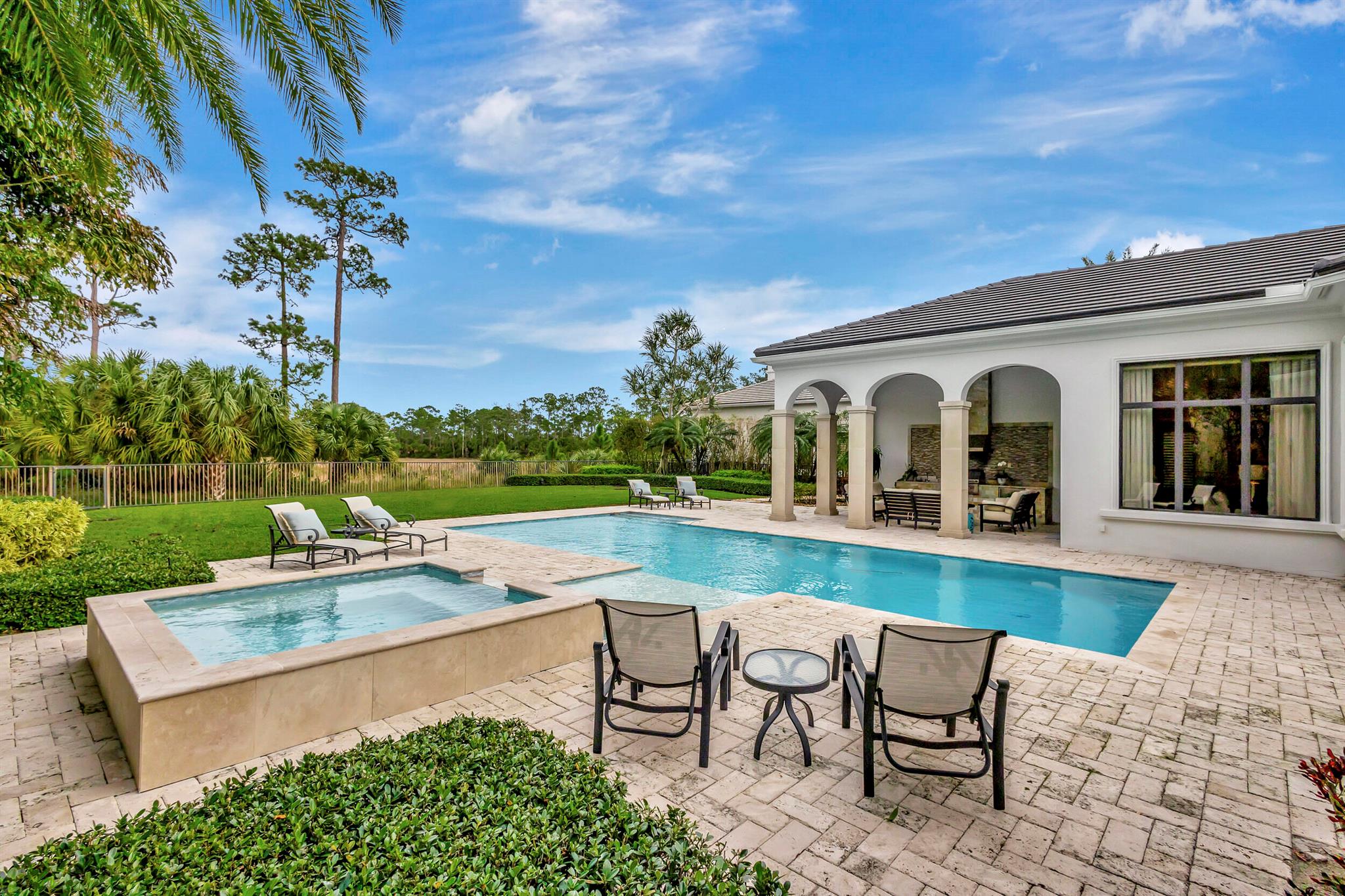 MIRASOL PALACIO - Residential