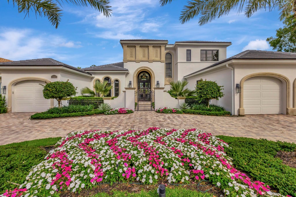Photo of 223 Via Palacio, Palm Beach Gardens, FL 33418 (MLS # R10950683)