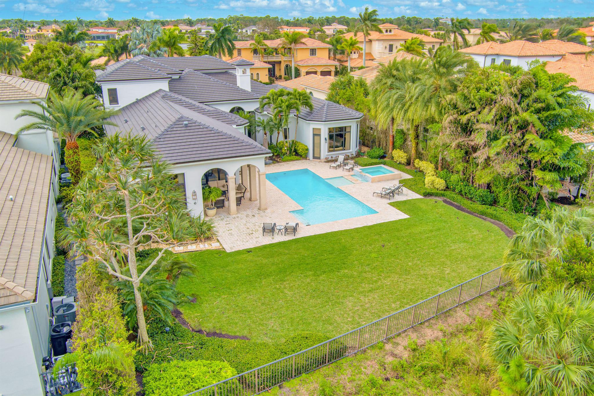 MIRASOL PALACIO - Residential