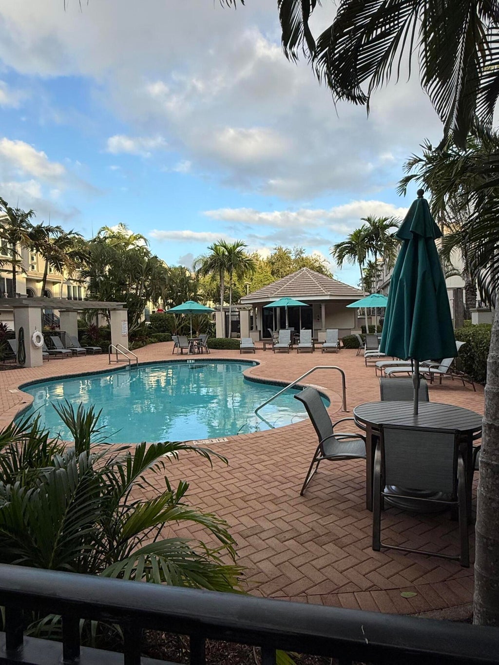 Photo of 3952 CORAL HEIGHTS Way, Oakland Park, FL 33308 (MLS # B26094325)