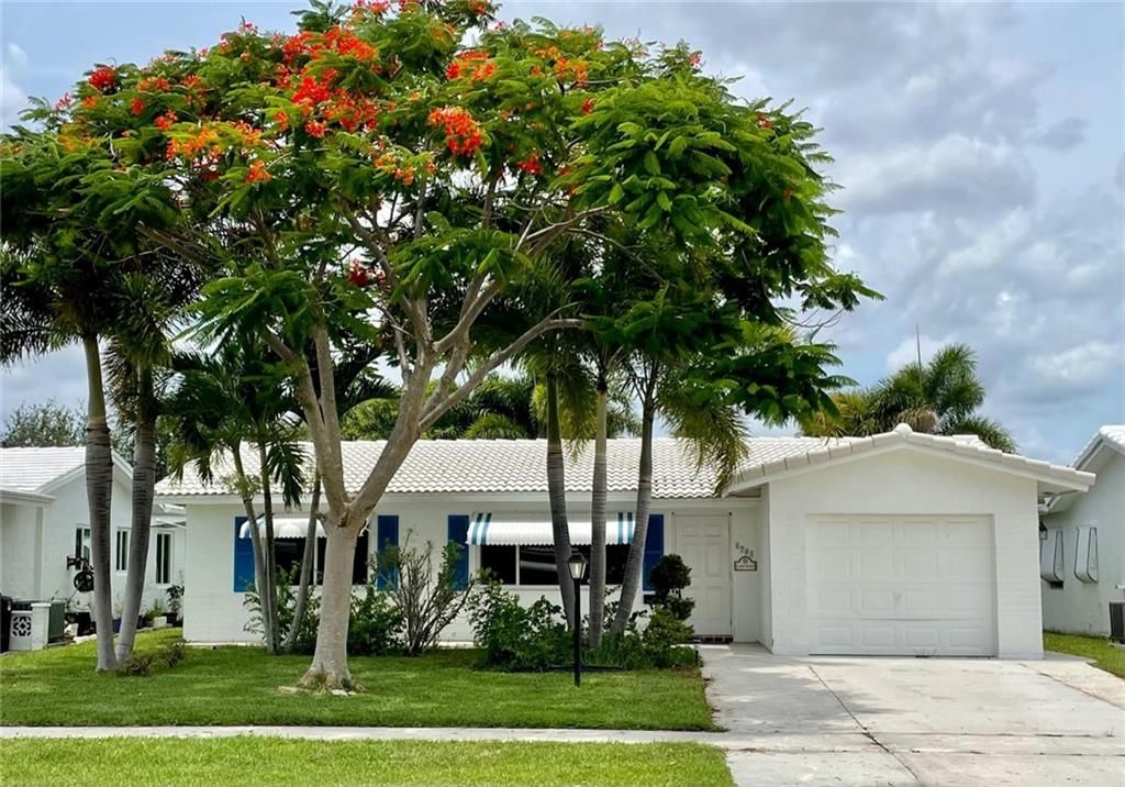 Photo of 1705 SW 22nd St St, Boynton Beach, FL 33426 (MLS # F10336683)