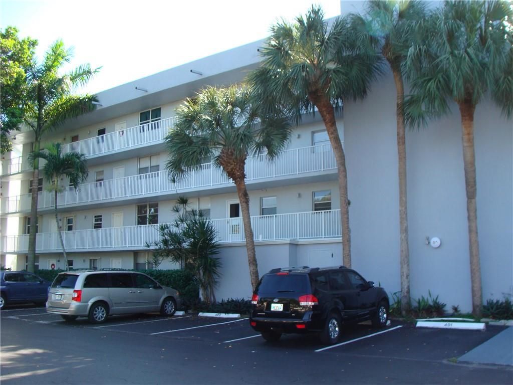 Photo of 116 Royal Park Dr #2C, Oakland Park, FL 33309 (MLS # F10367675)