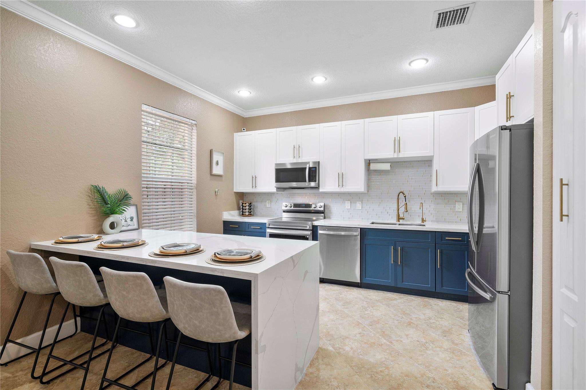 4442 Arabian Way 4442