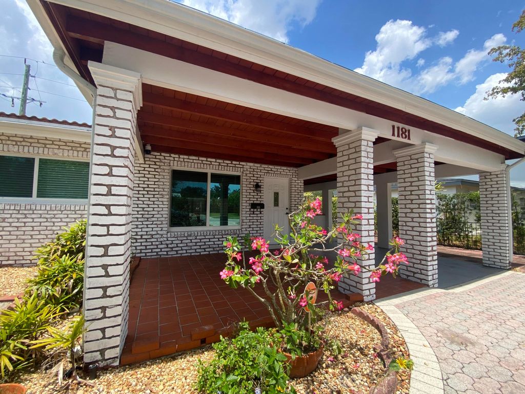 Photo of 1181 SW 4th Terrace, Pompano Beach, FL 33060 (MLS # B26026552)