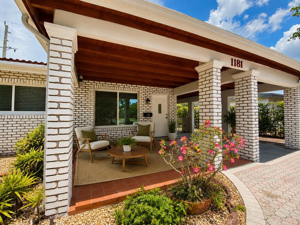 Photo of 1181 SW 4th Terrace, Pompano Beach, FL 33060 (MLS # B26026552)