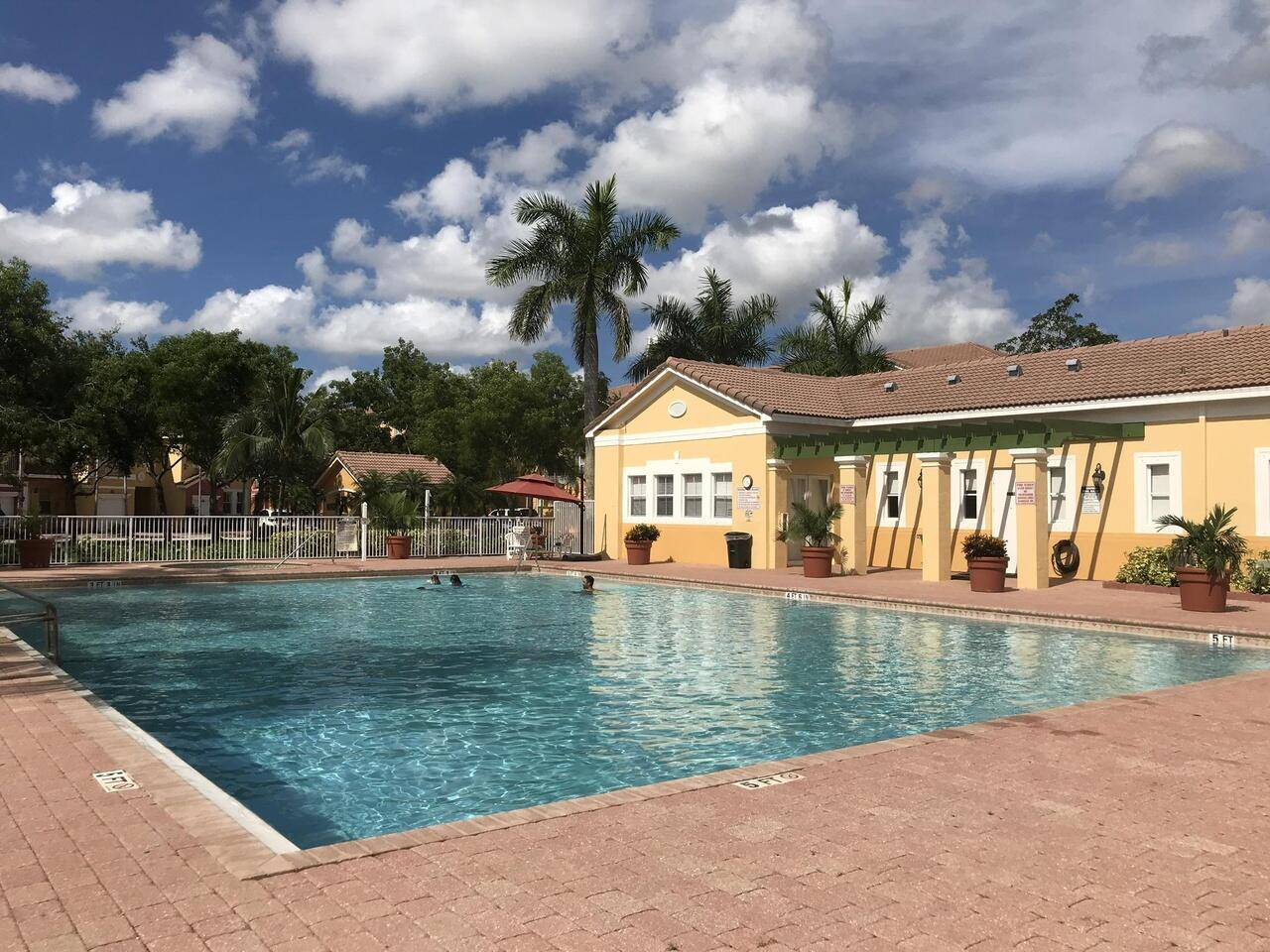 SHOMA TOWNHOMES AT ROYAL PALM BEACH CONDO - Residential