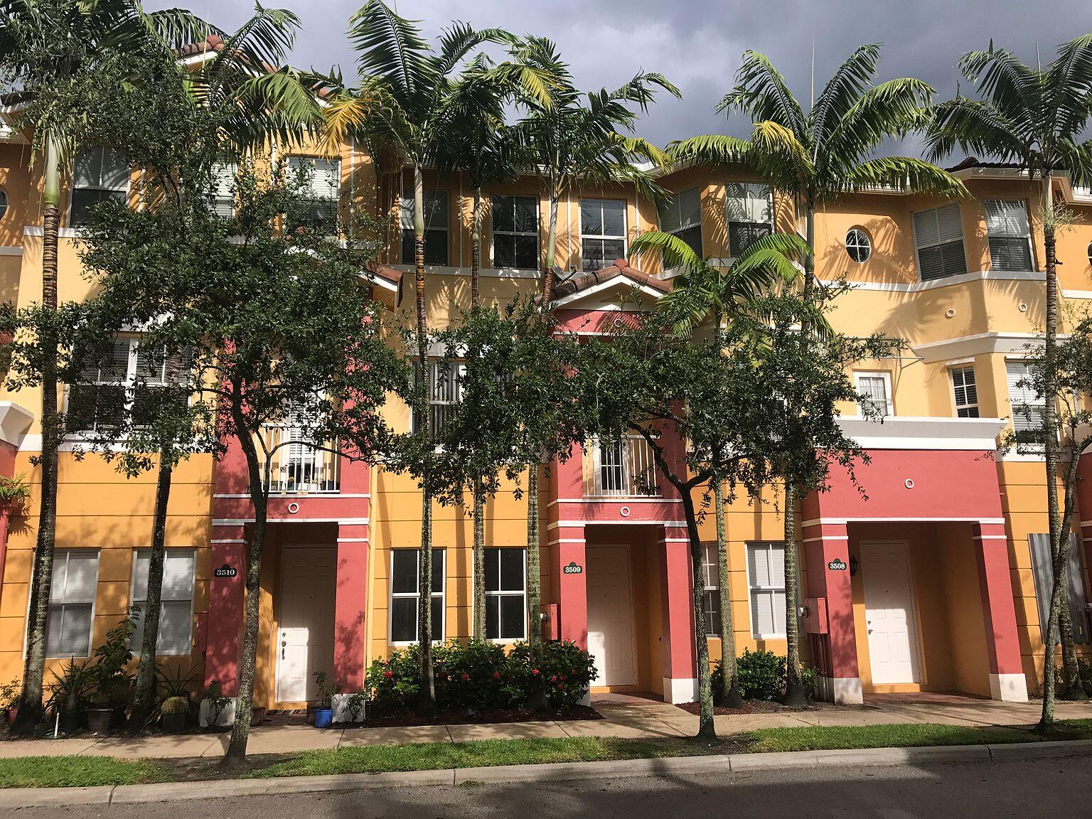 SHOMA TOWNHOMES AT ROYAL PALM BEACH CONDO - Residential