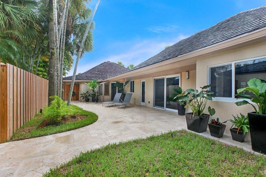 Sale entered for comparable purposes only. 3/2 Bungalow with garage converted to guest suite.