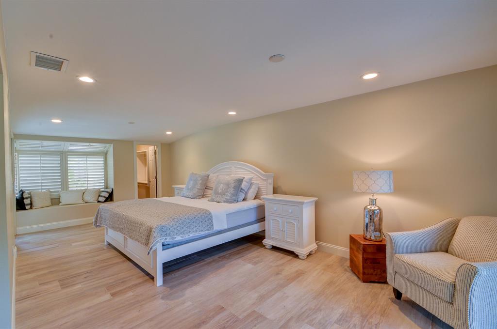 GOLF AND TENNIS VILLAGE - Residential